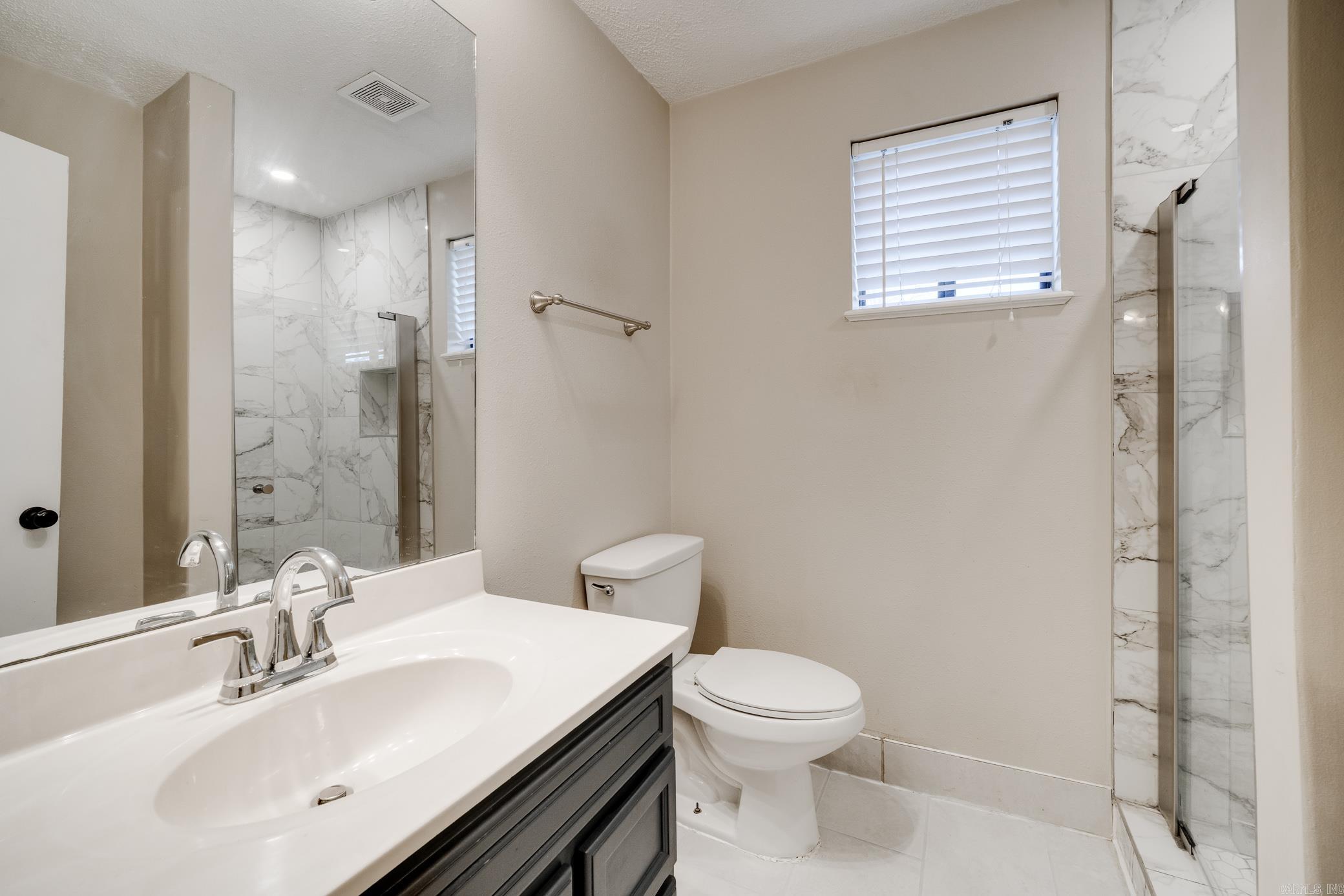 5 Piney Cove  Maumelle, AR