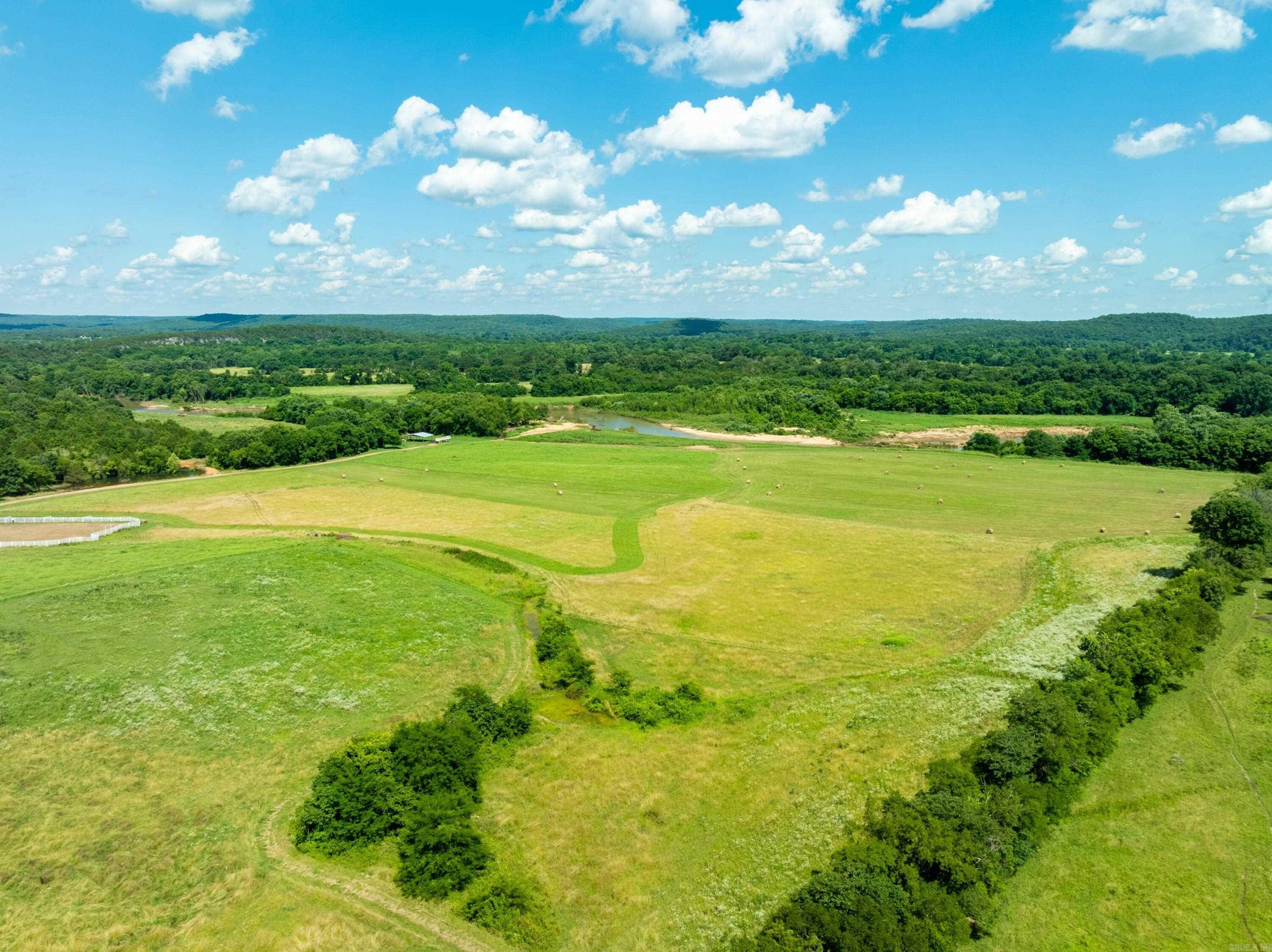 55 Strawberry River Road  Poughkeepsie, AR