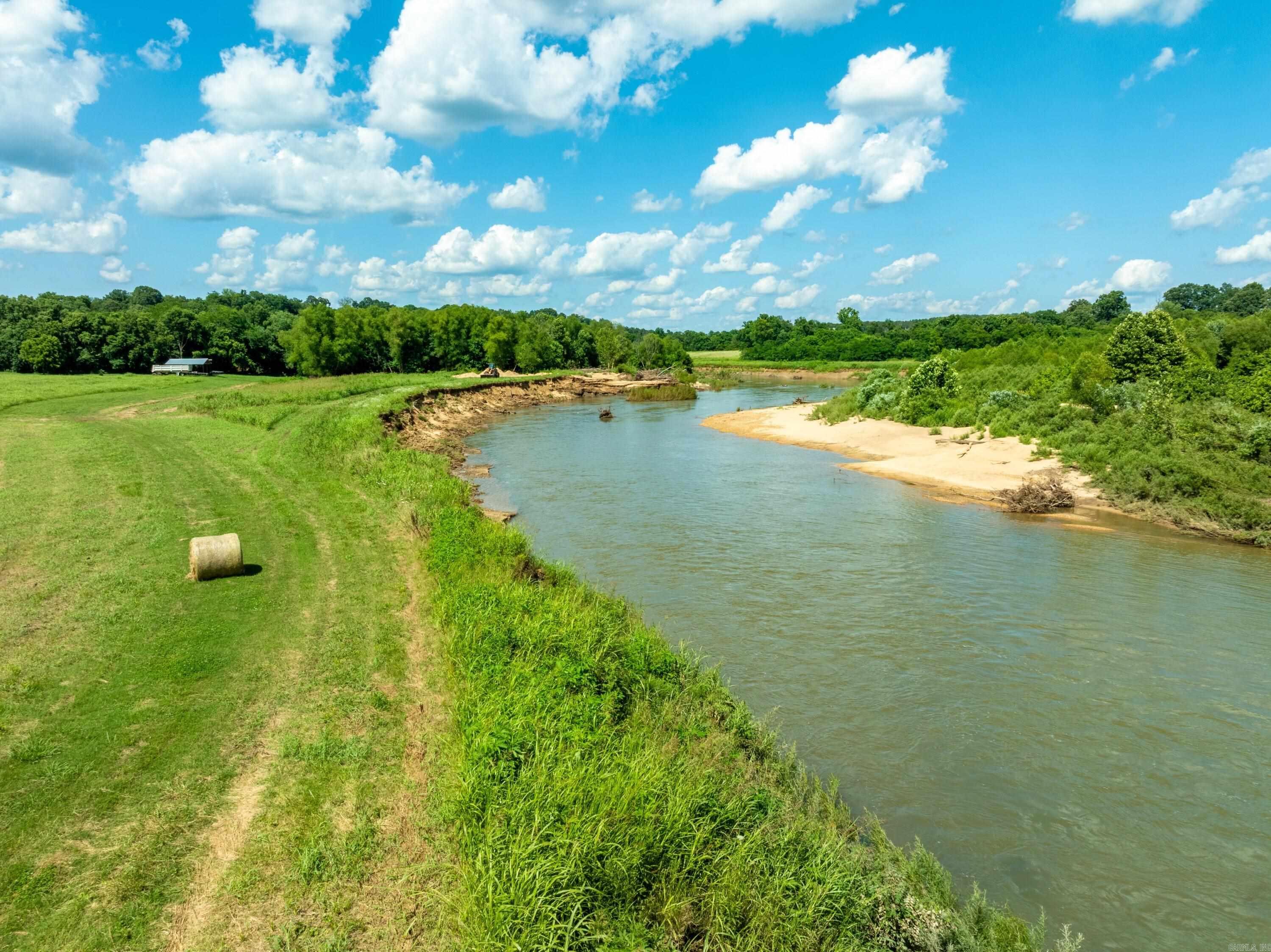 55 Strawberry River Road  Poughkeepsie, AR