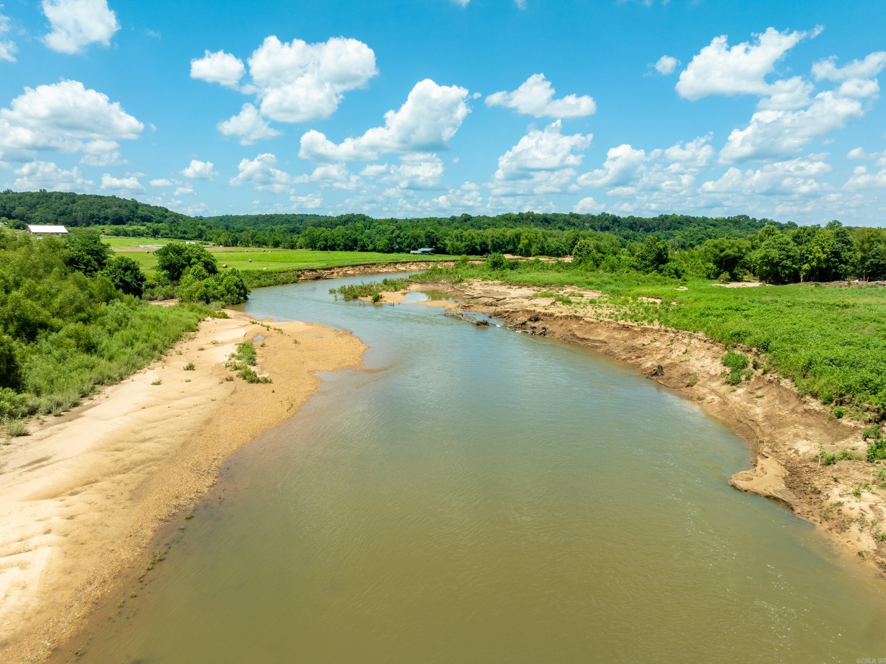 55 Strawberry River Road  Poughkeepsie, AR