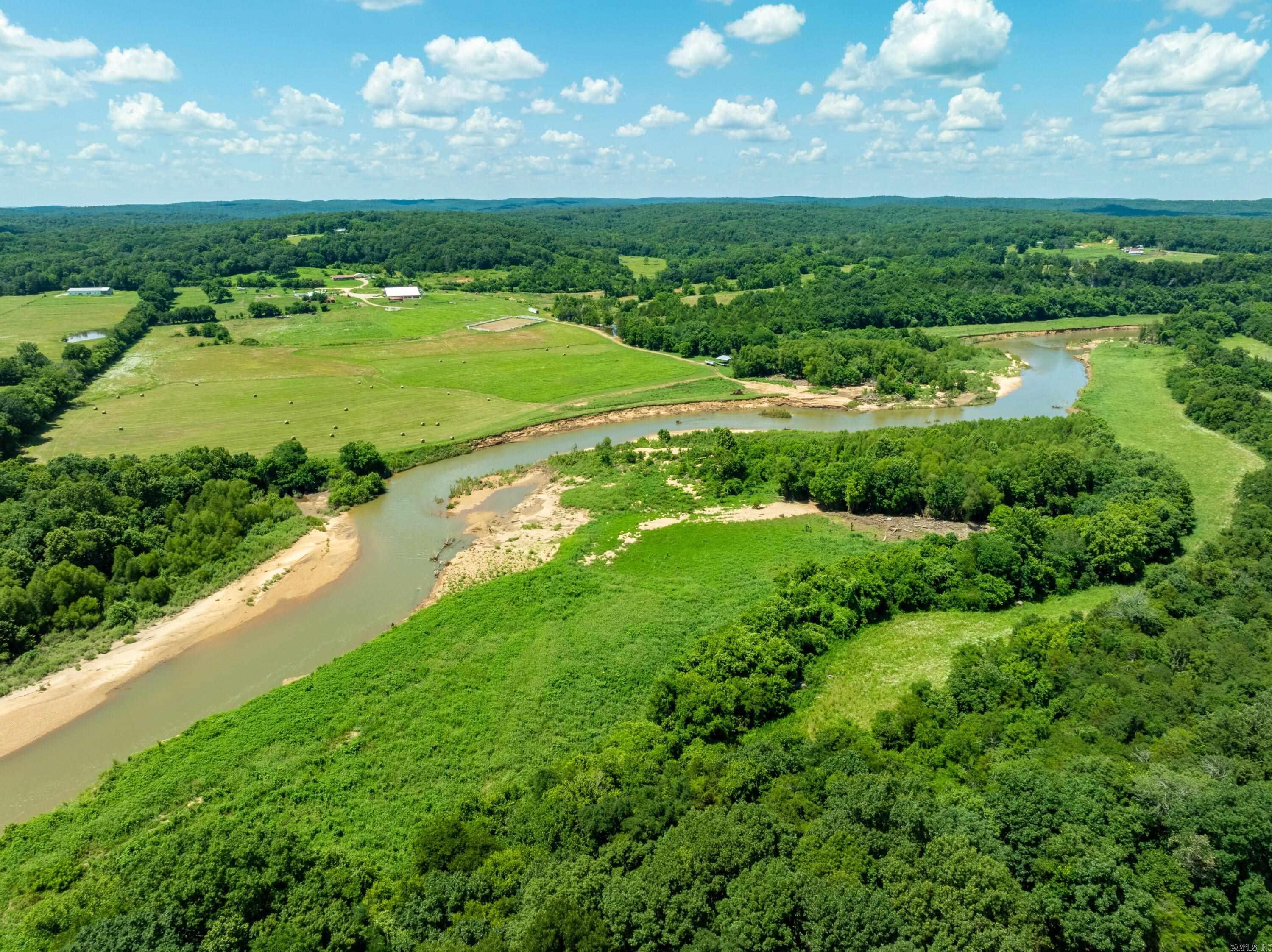 55 Strawberry River Road  Poughkeepsie, AR