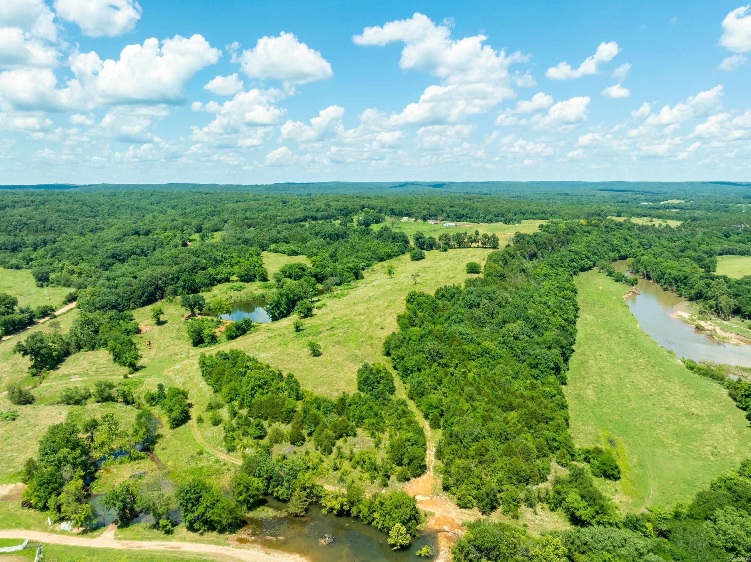 55 Strawberry River Road  Poughkeepsie, AR