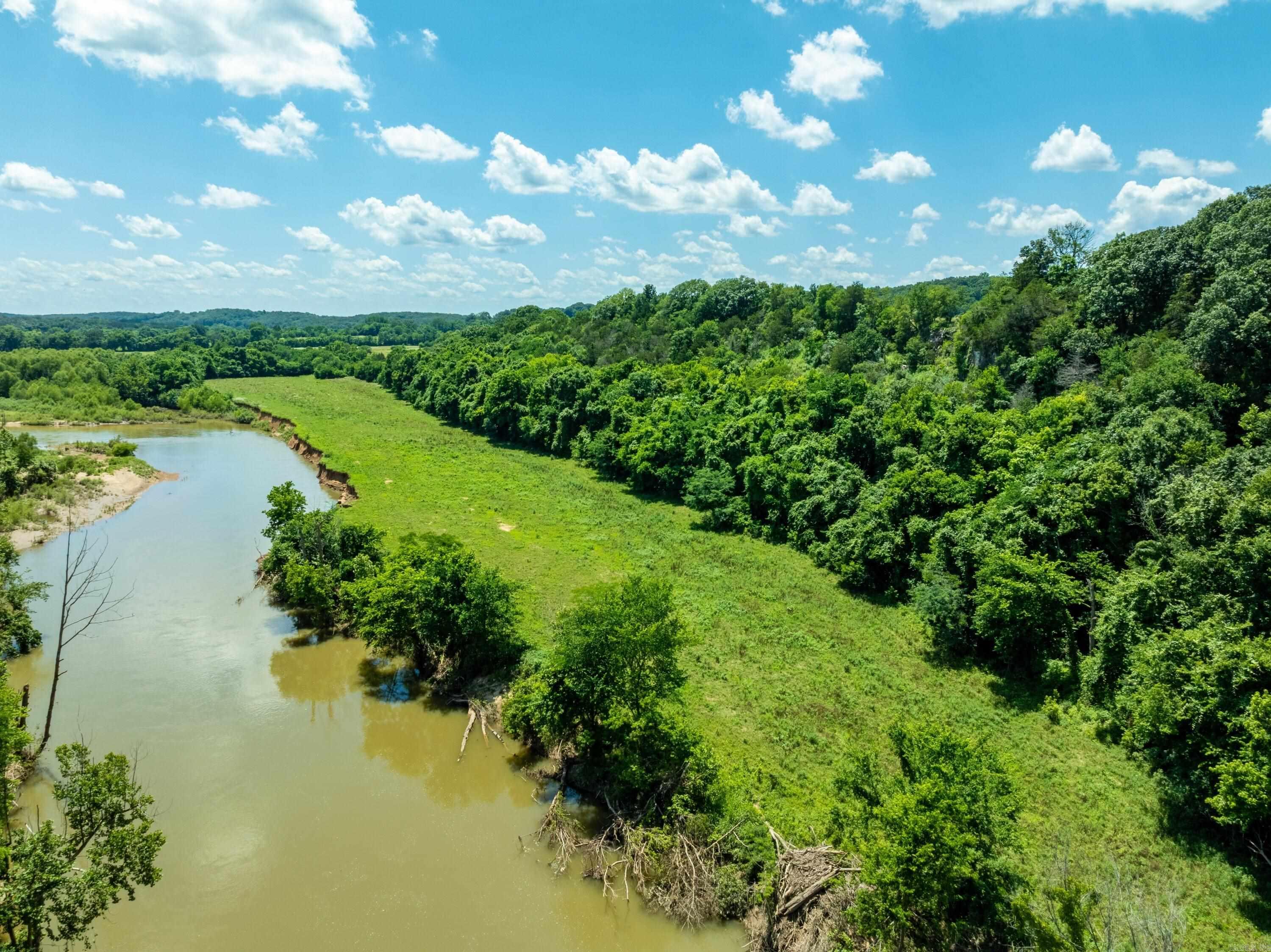 55 Strawberry River Road  Poughkeepsie, AR