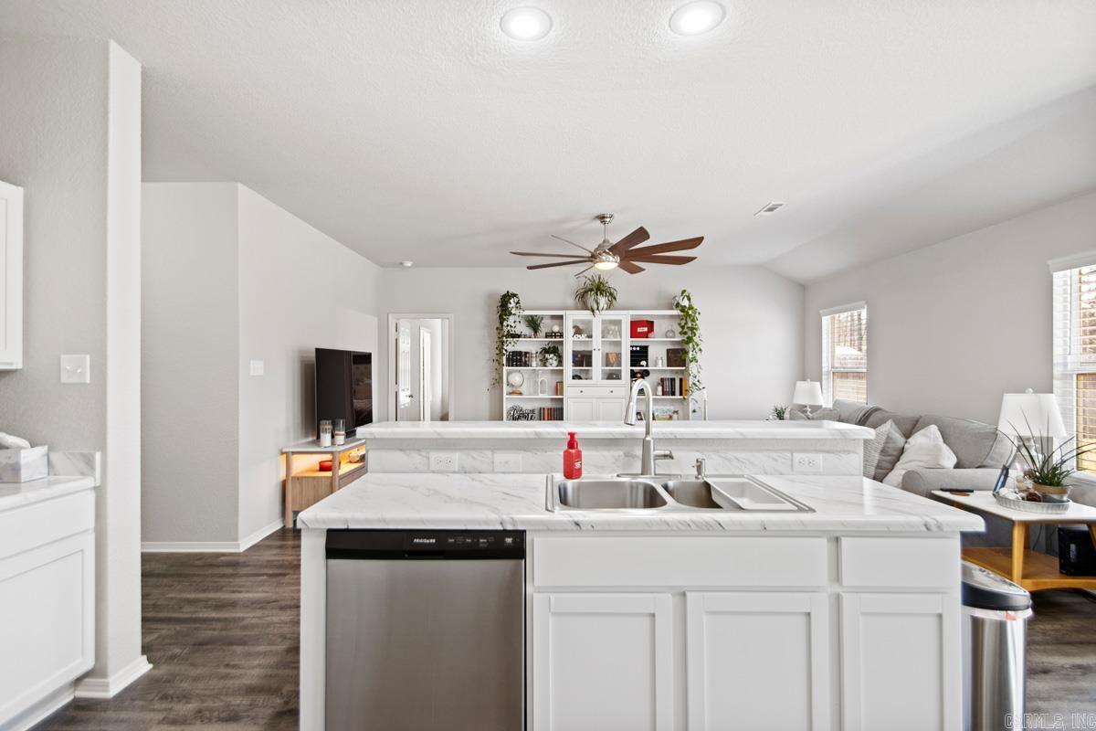 7146 Woodsgate  Alexander, AR