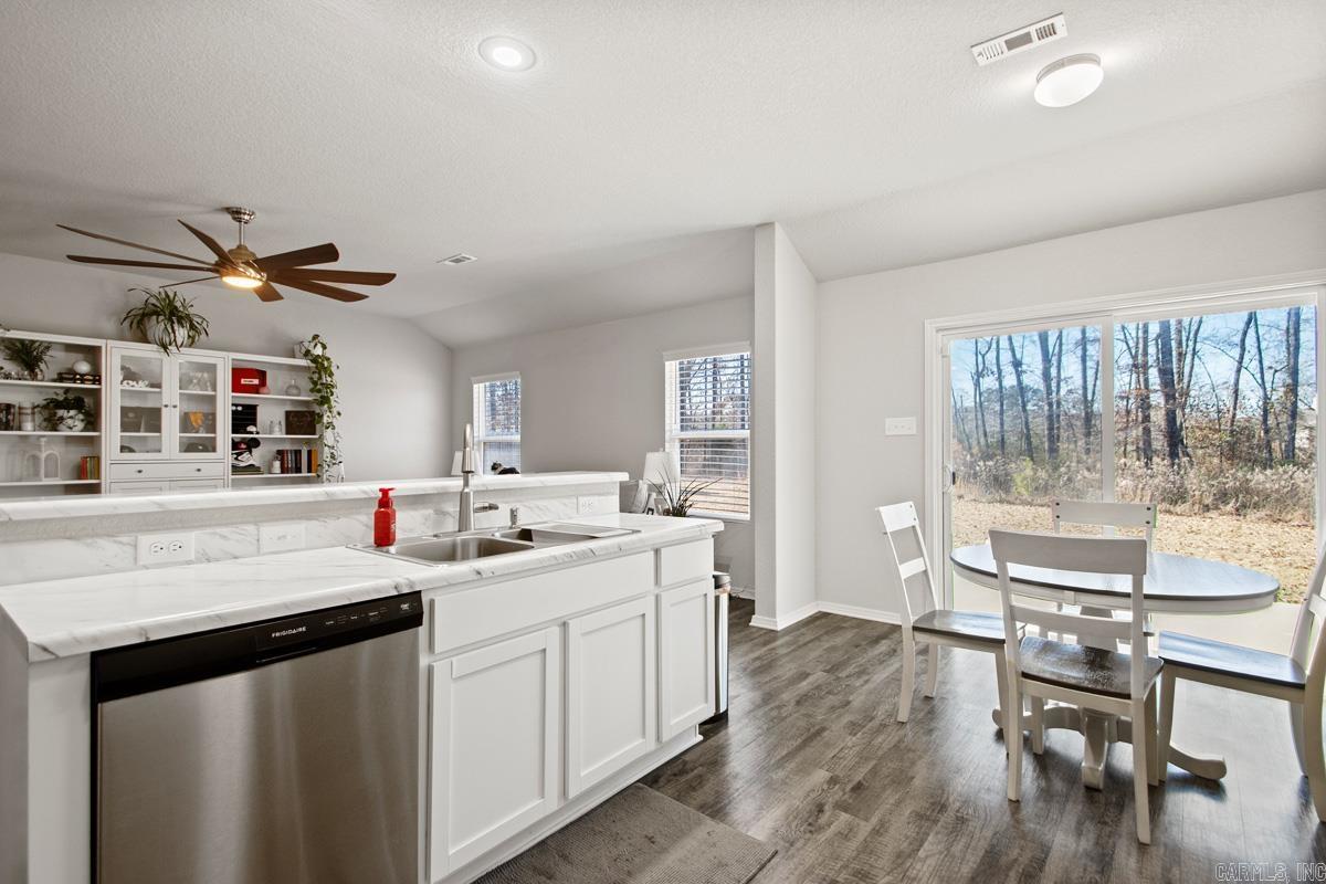 7146 Woodsgate  Alexander, AR