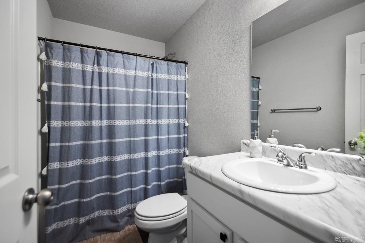 1998 Milburn Dr  Benton, AR