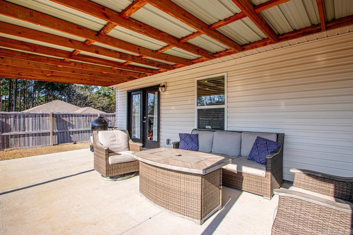 1998 Milburn Dr  Benton, AR