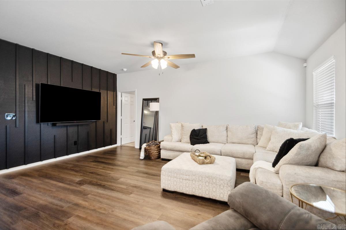 1998 Milburn Dr  Benton, AR