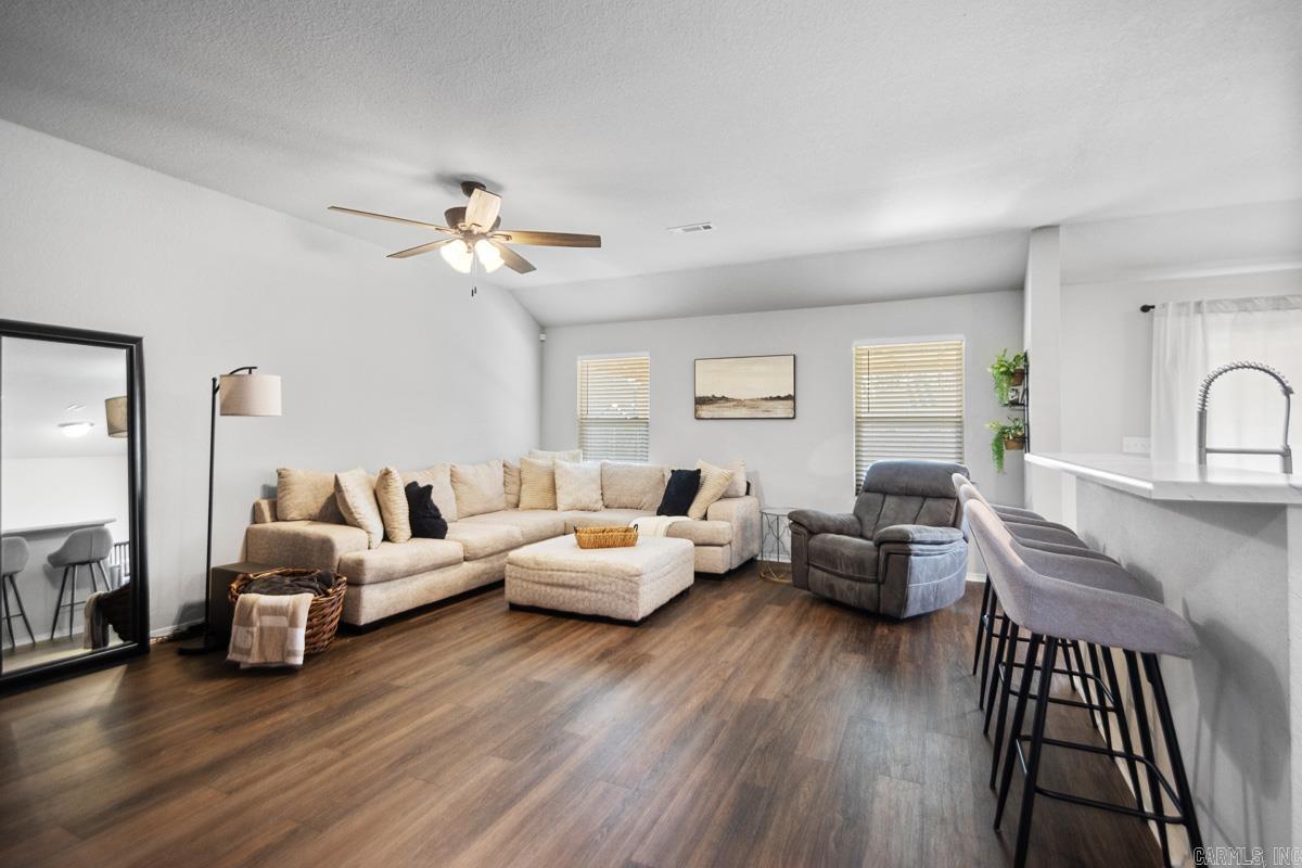 1998 Milburn Dr  Benton, AR