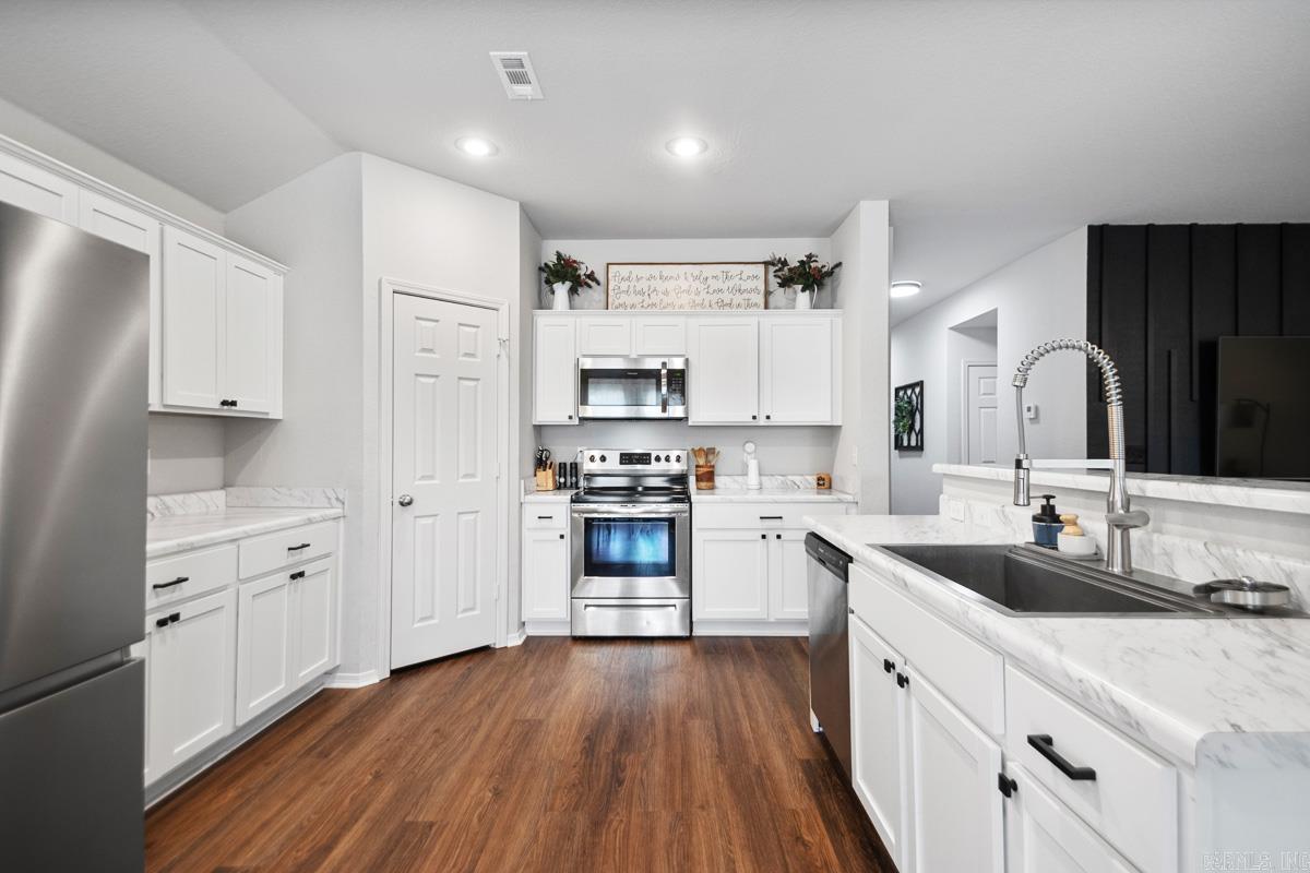 1998 Milburn Dr  Benton, AR