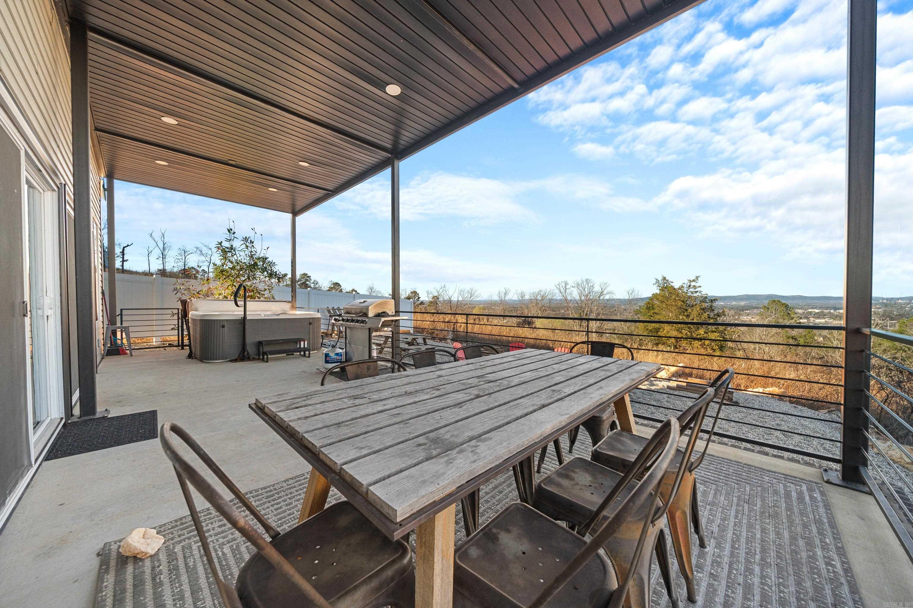 117 E Riante Hot Springs, AR 71913