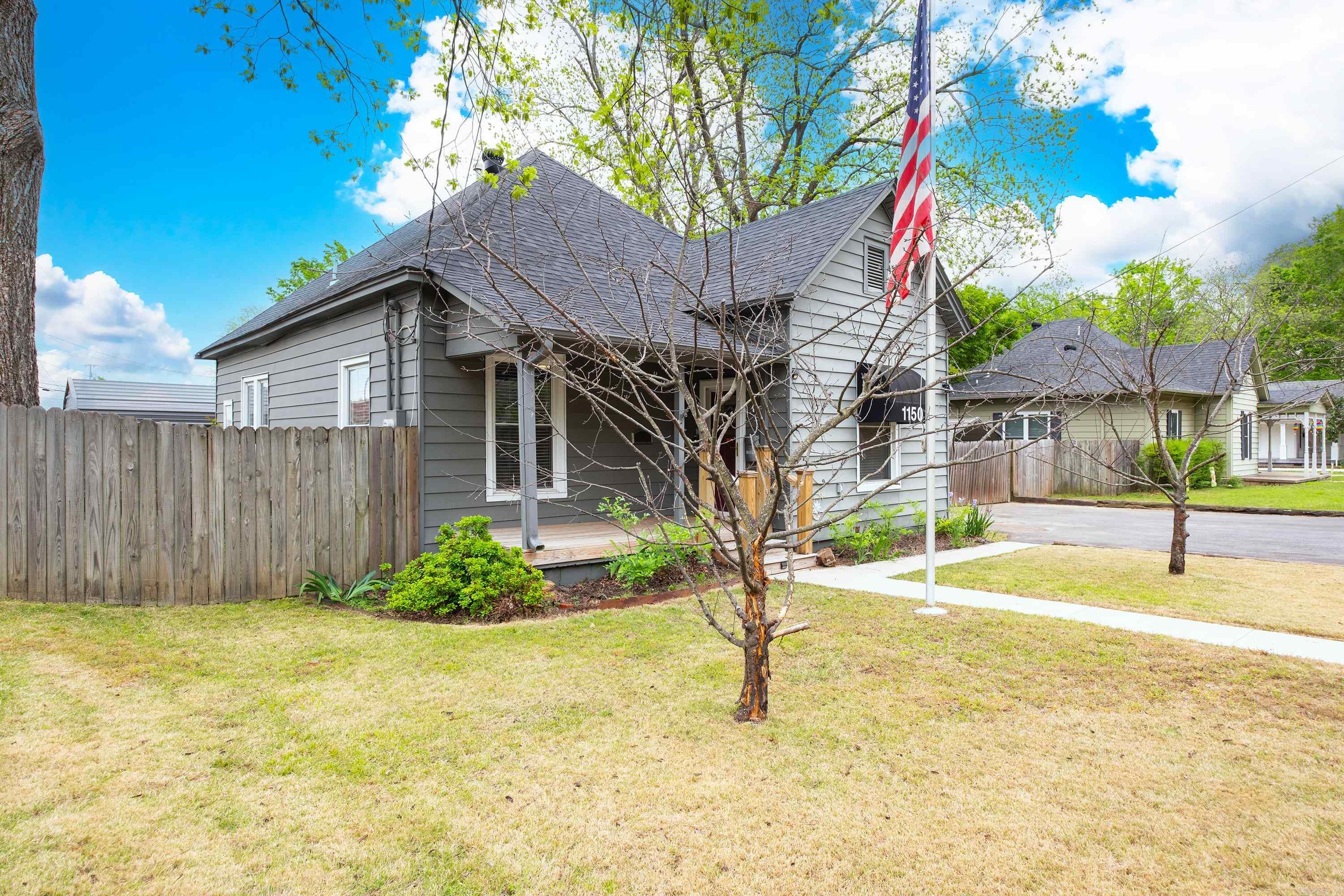 1150 Clifton  Conway, AR