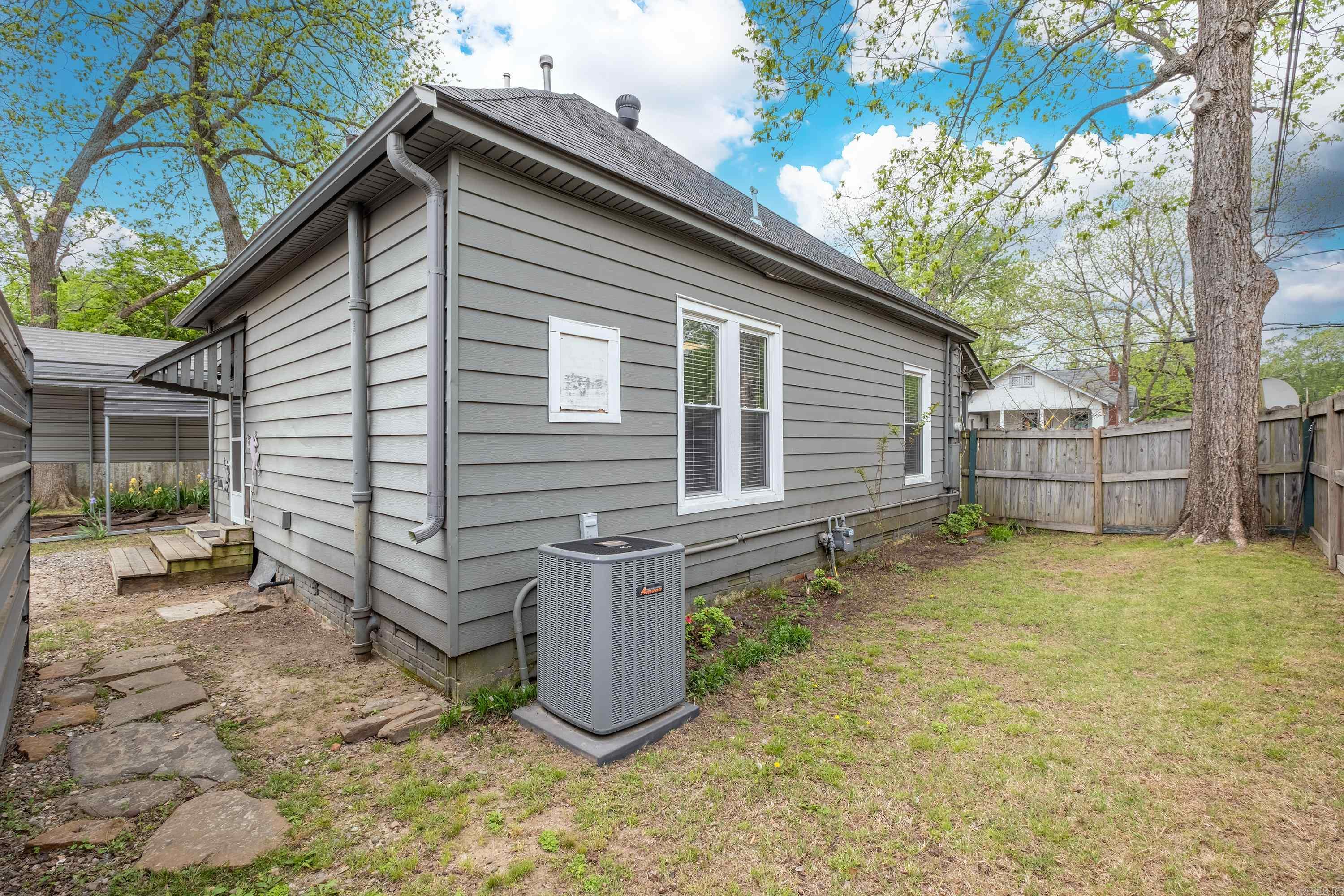 1150 Clifton  Conway, AR