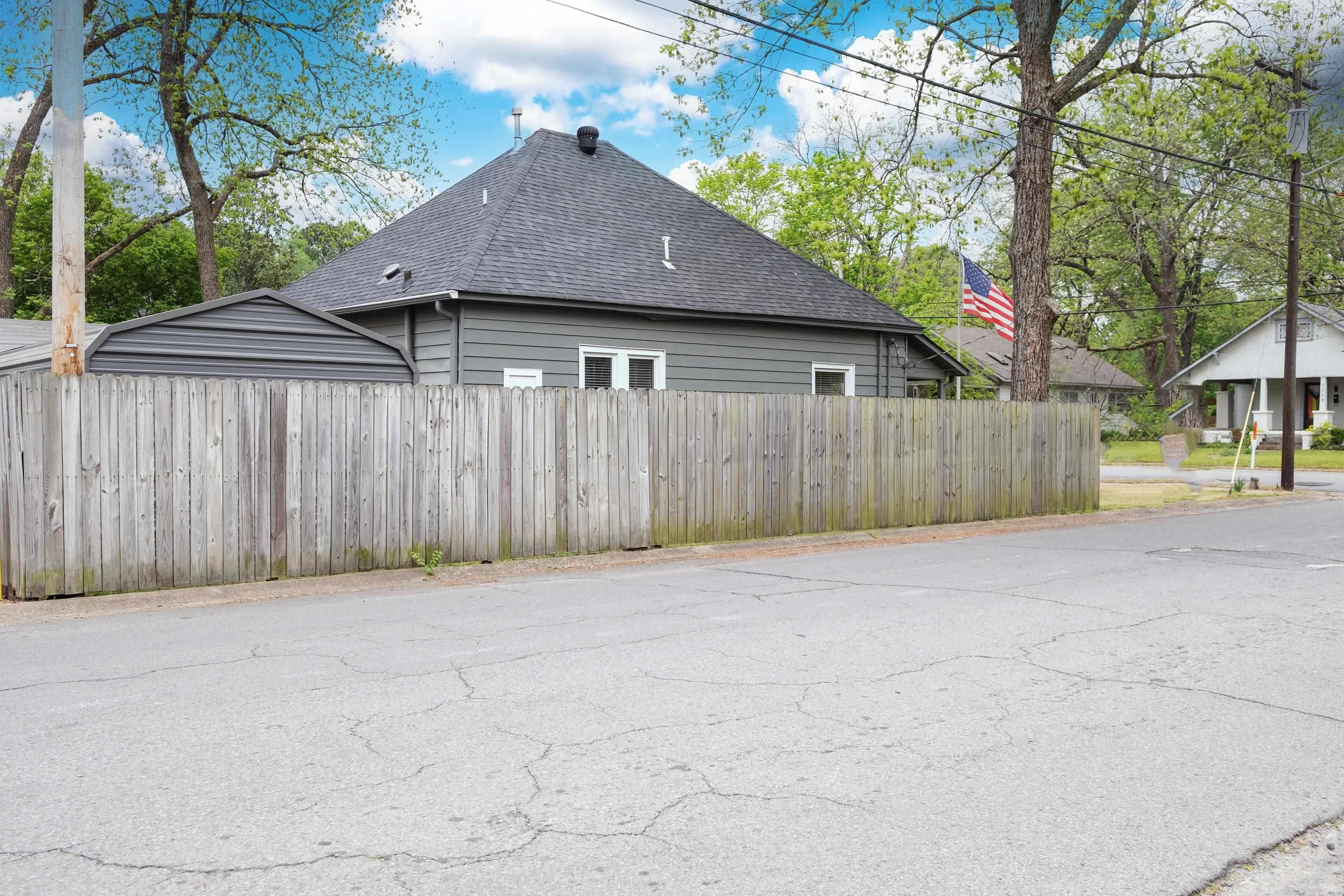 1150 Clifton  Conway, AR