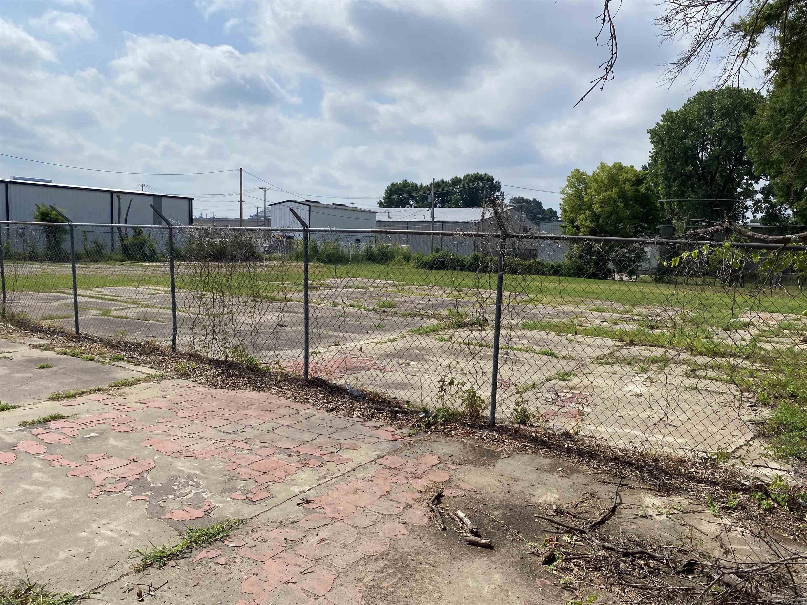 3304 E Broadway  North Little Rock, AR