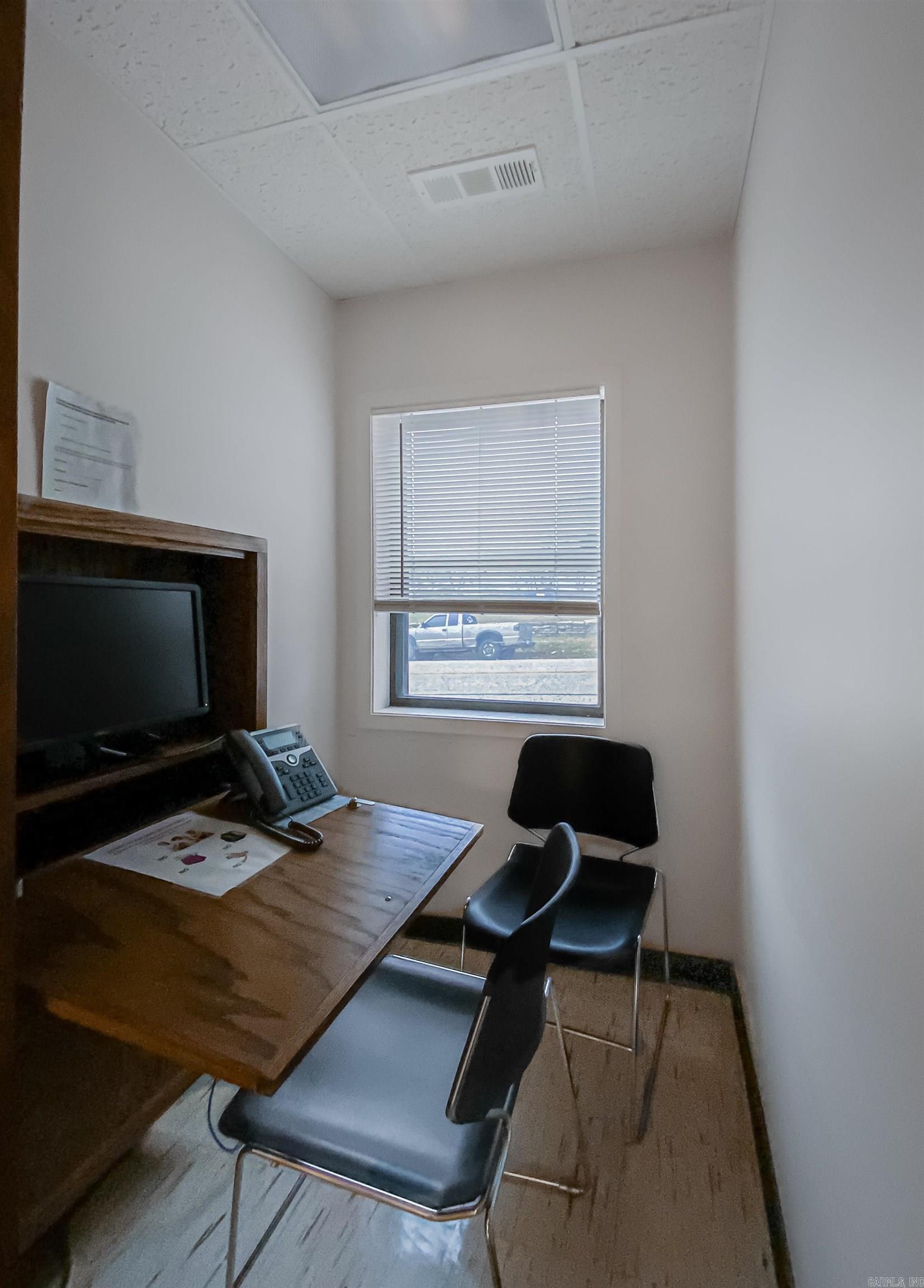 114 E Old Main  Yellville, AR