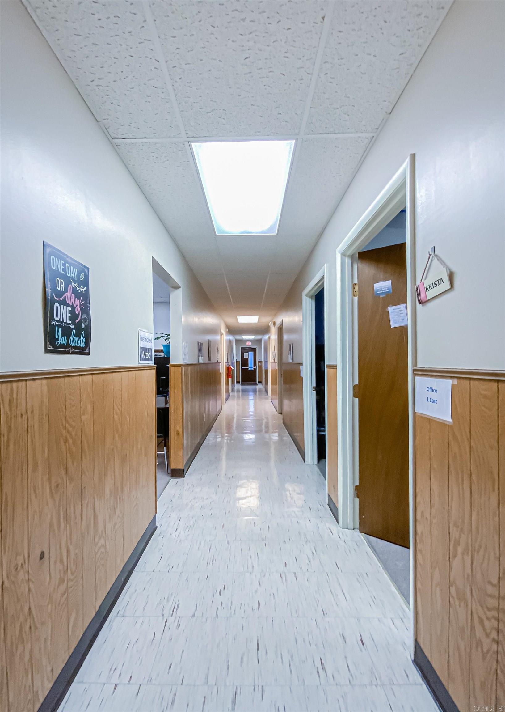 114 E Old Main  Yellville, AR