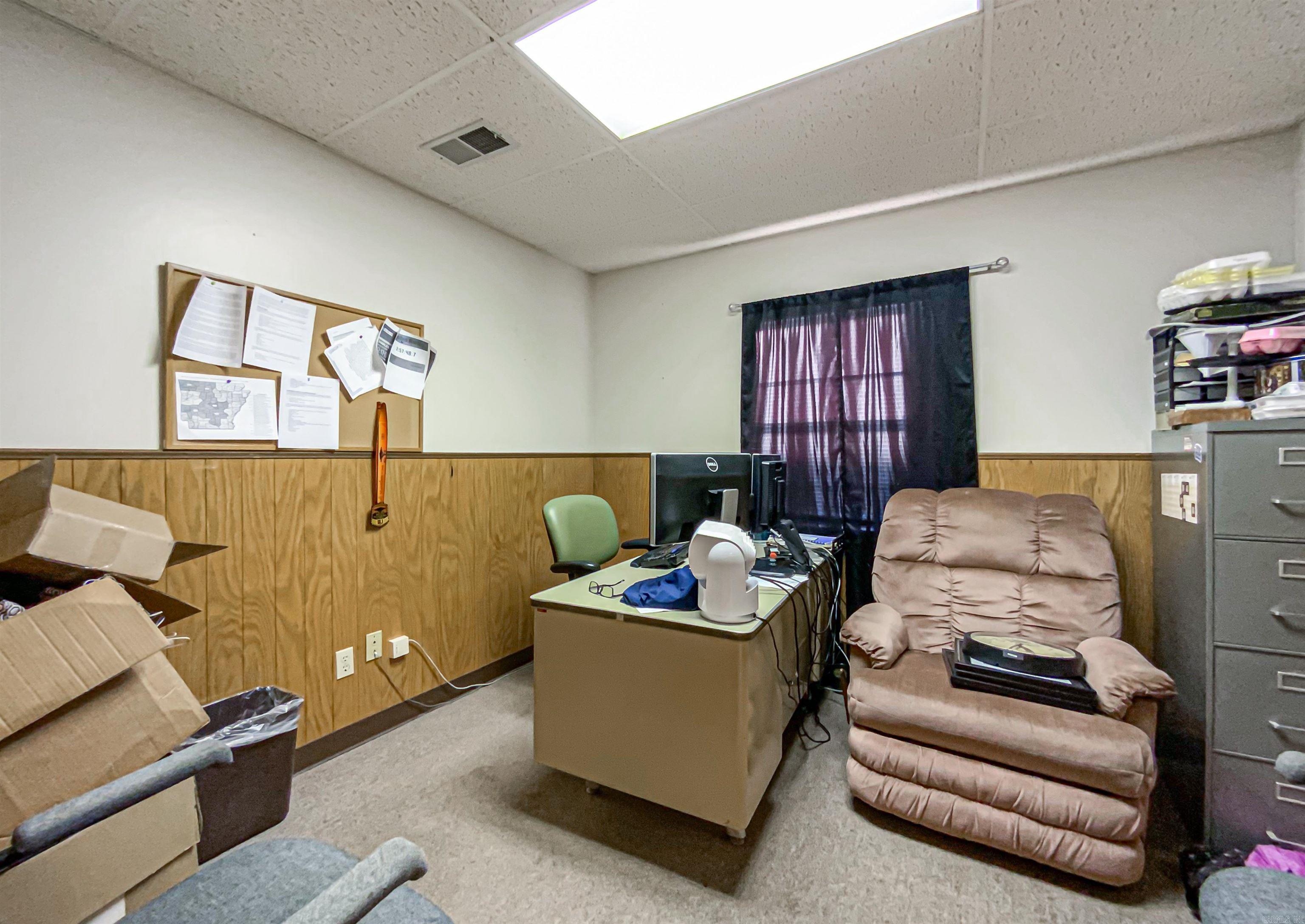 114 E Old Main  Yellville, AR