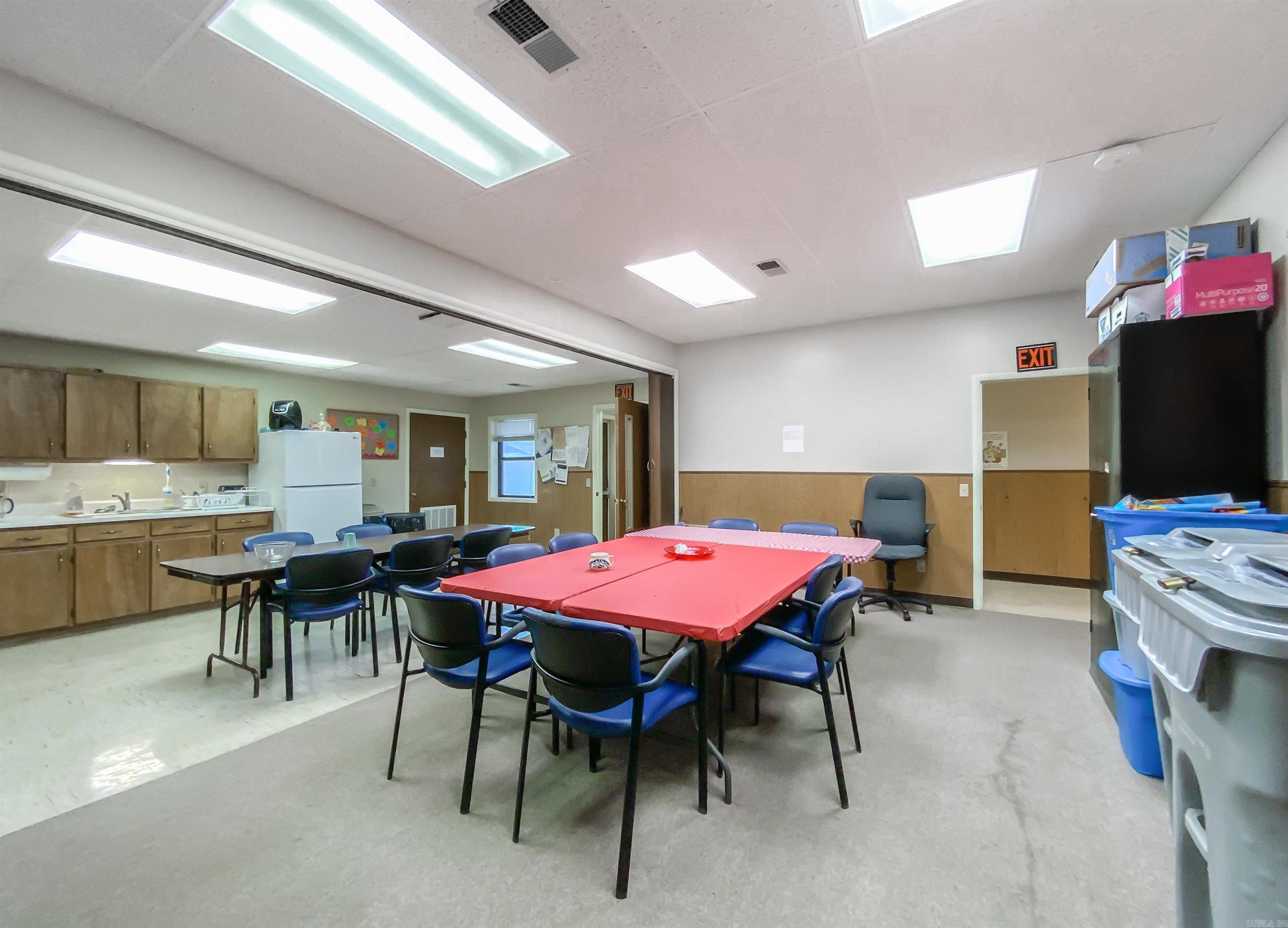 114 E Old Main  Yellville, AR