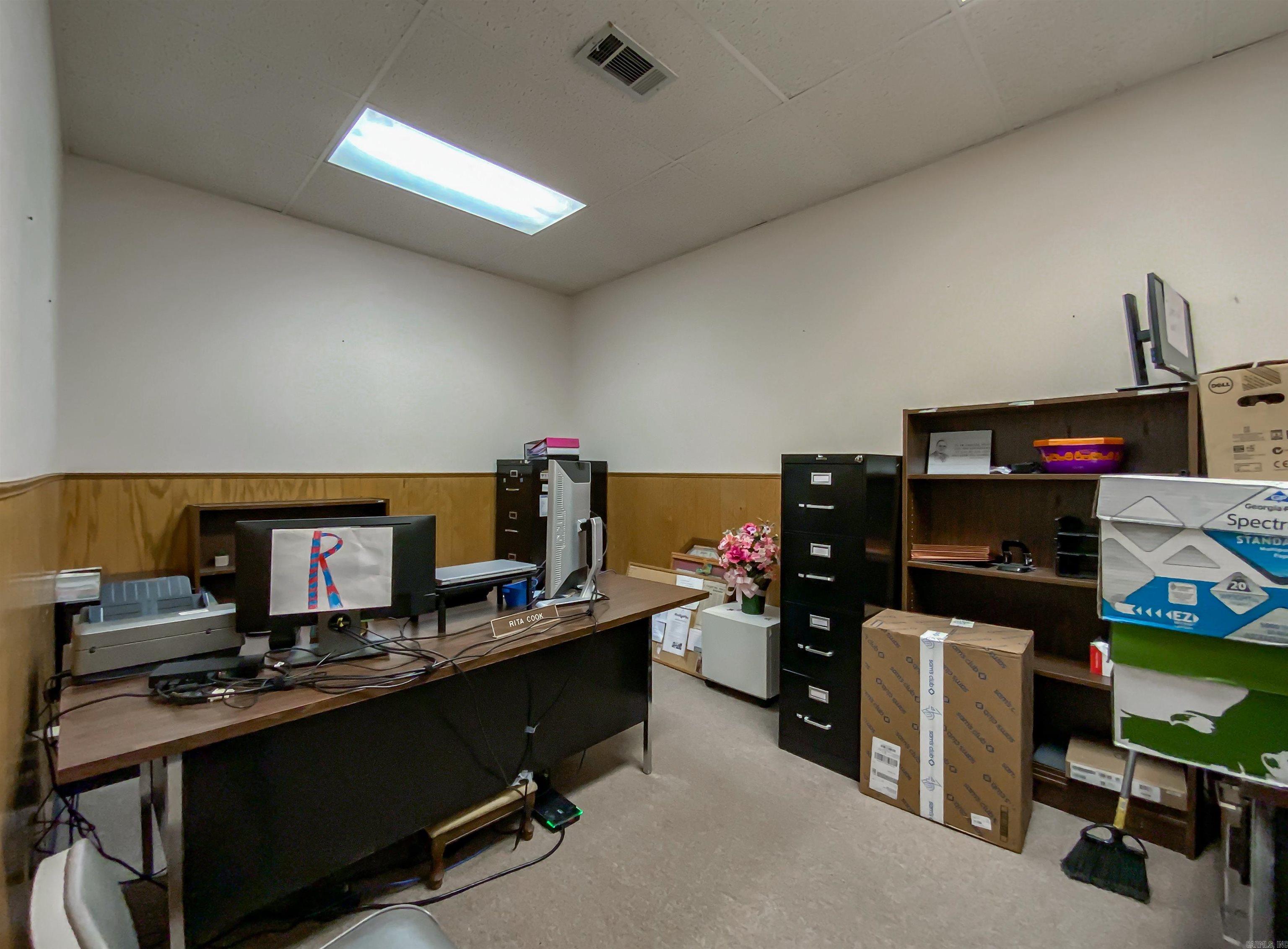 114 E Old Main  Yellville, AR