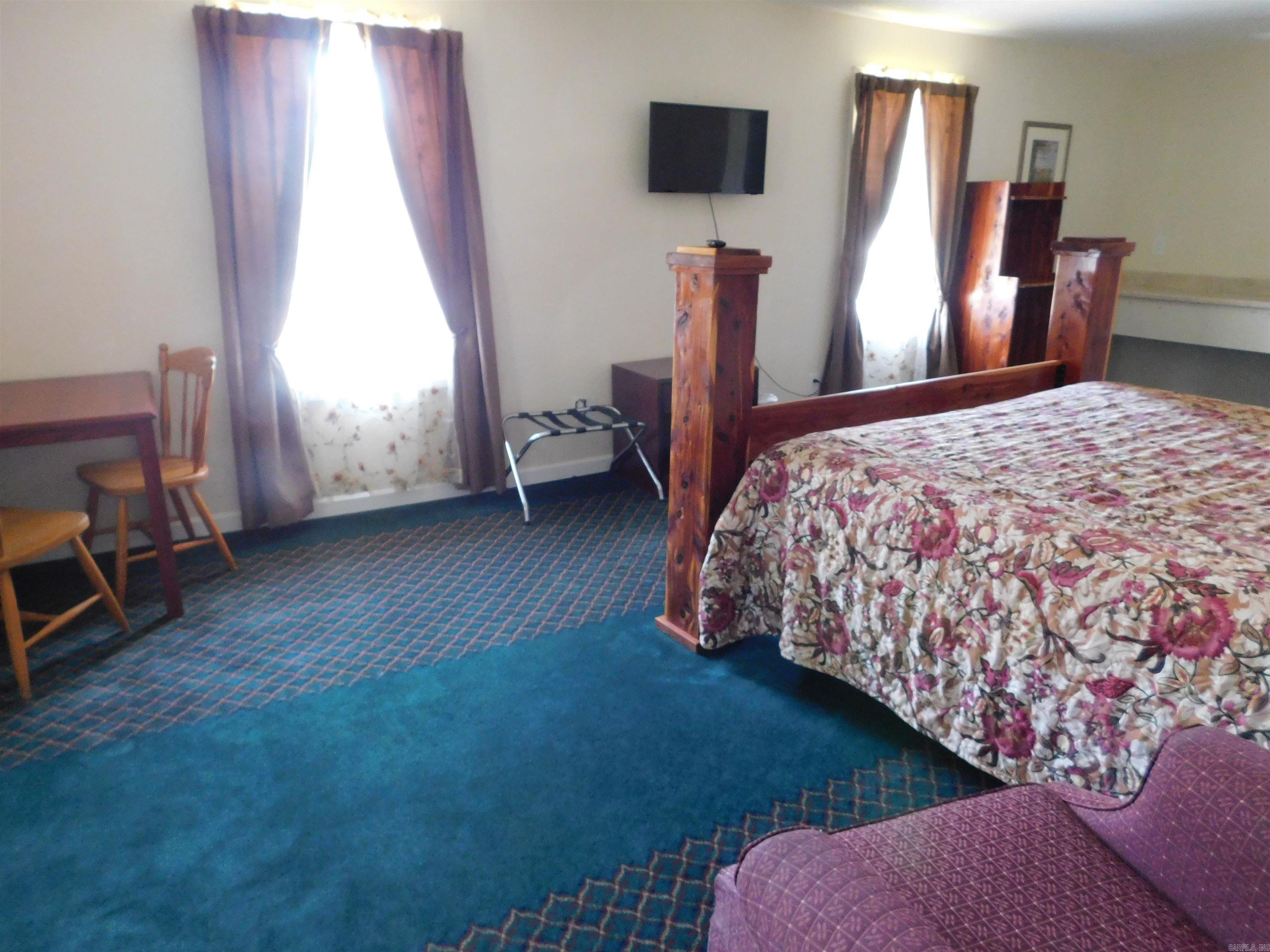 69 Courthouse Square  Murfreesboro, AR