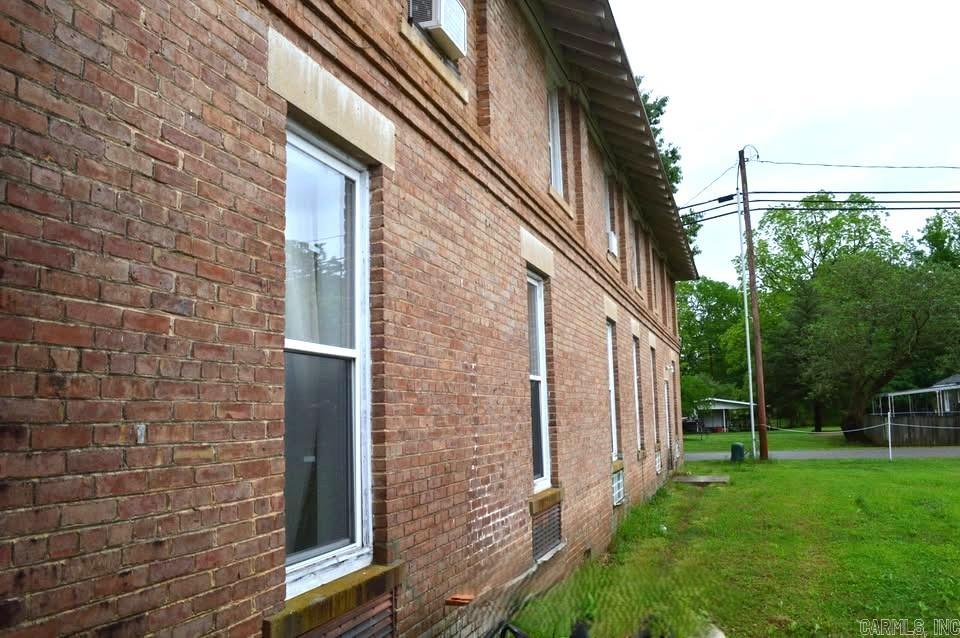 69 Courthouse Square  Murfreesboro, AR