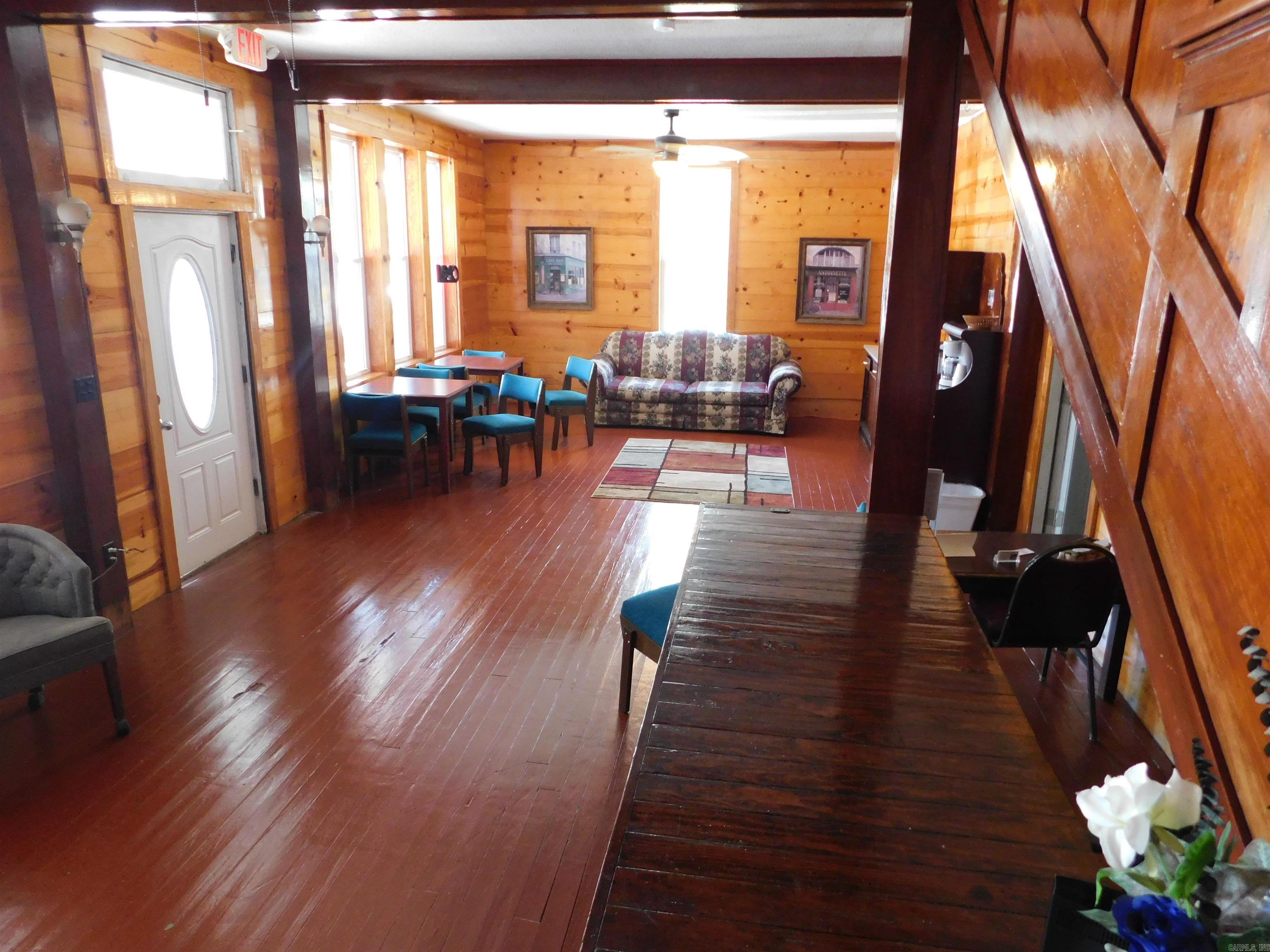 69 Courthouse Square  Murfreesboro, AR