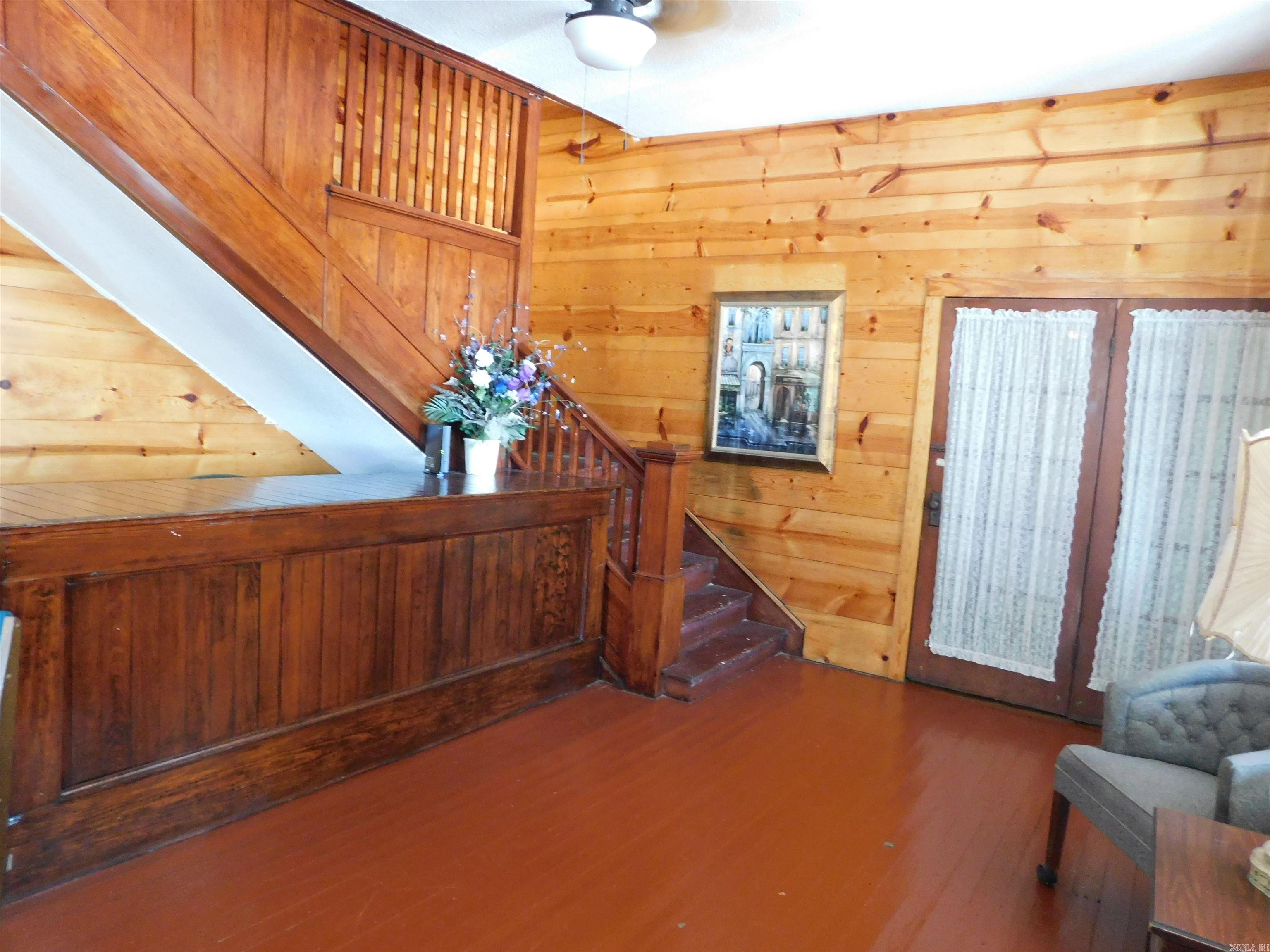 69 Courthouse Square  Murfreesboro, AR