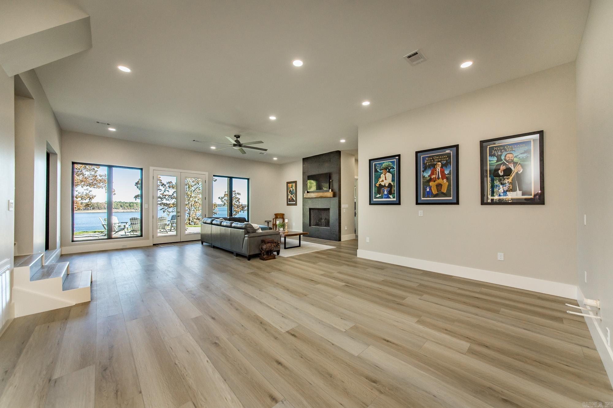 123 Sandelwood  Fairfield Bay, AR