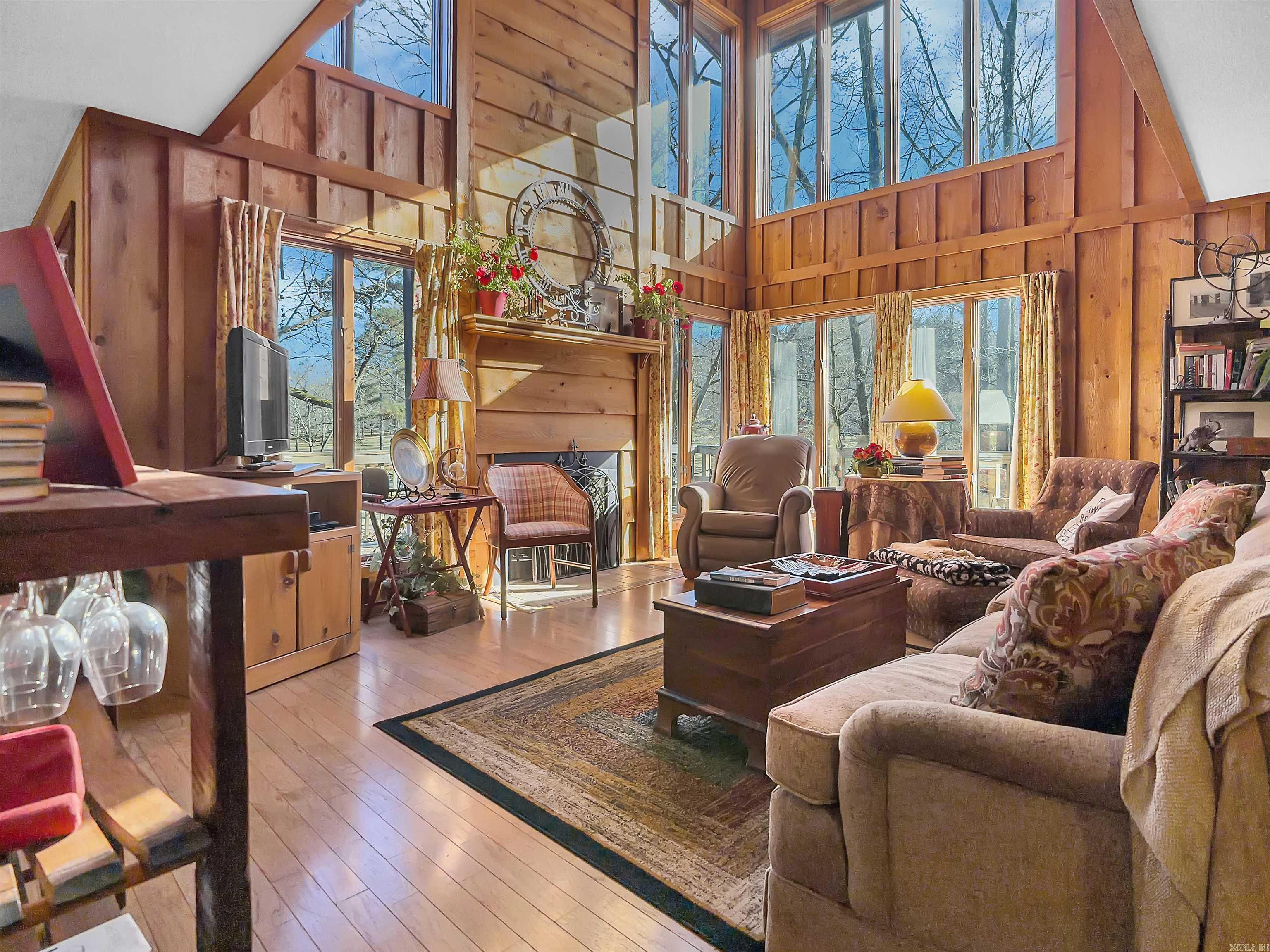 9 W Winthrop  Morrilton, AR