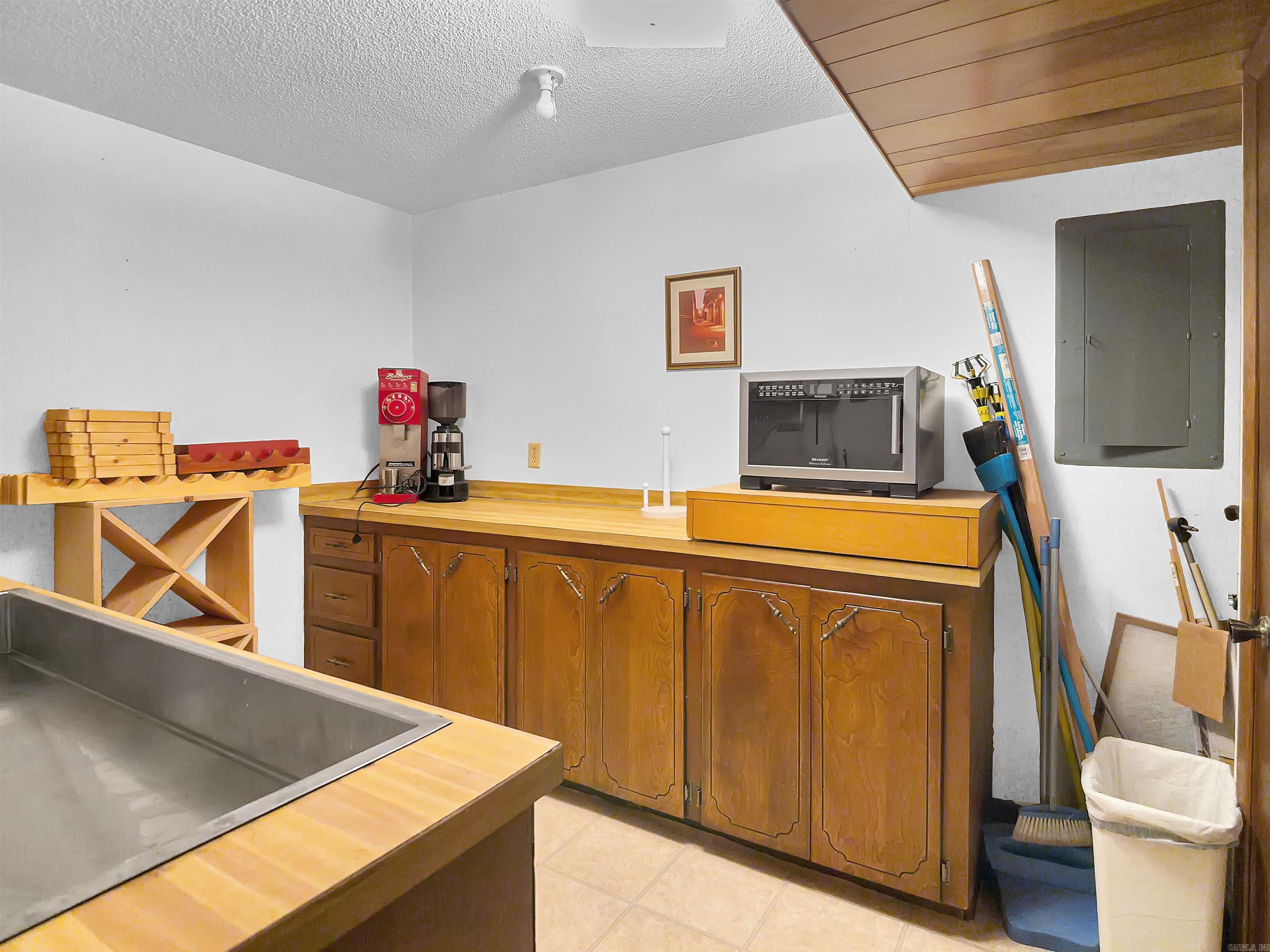 9 W Winthrop  Morrilton, AR