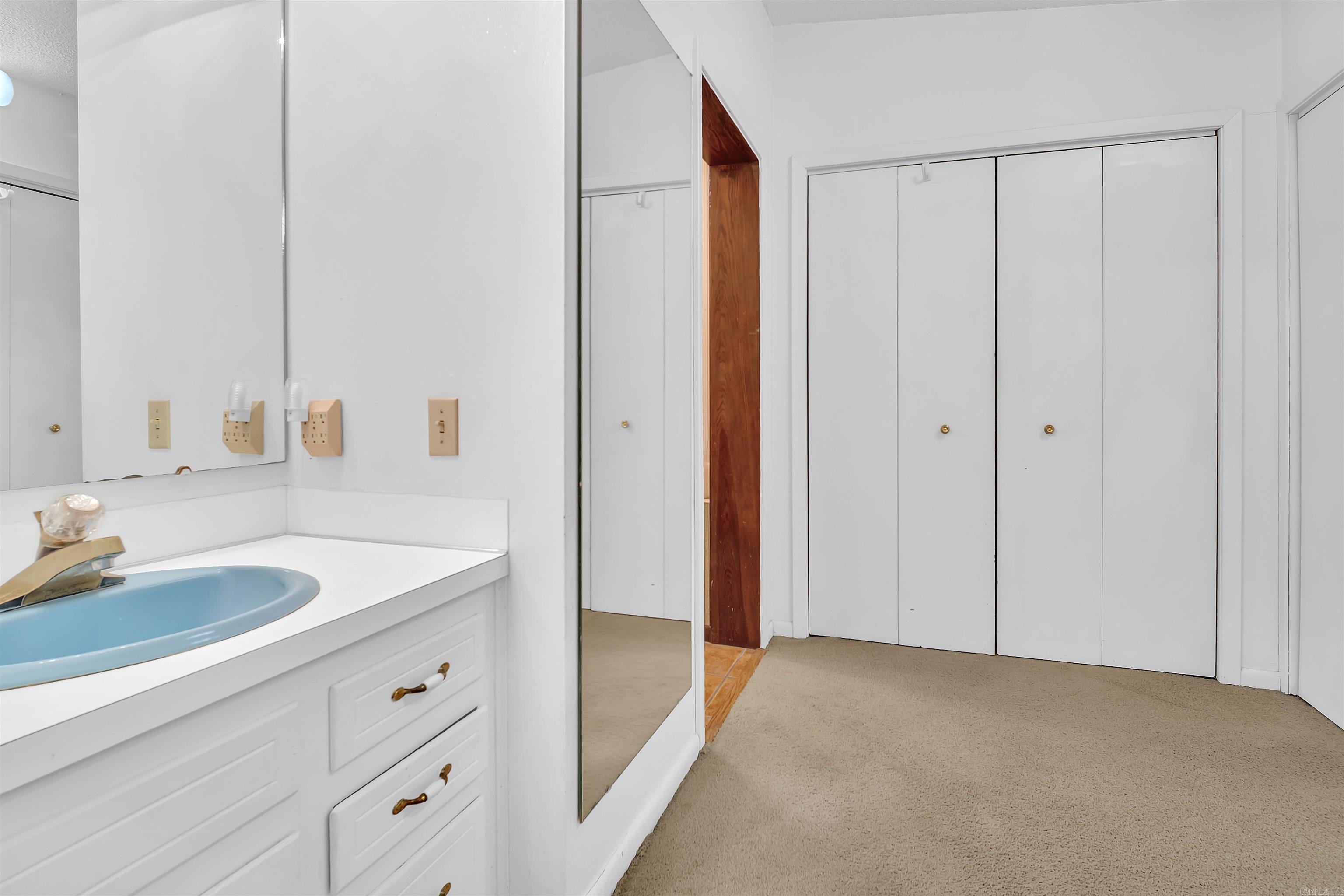 9 W Winthrop  Morrilton, AR