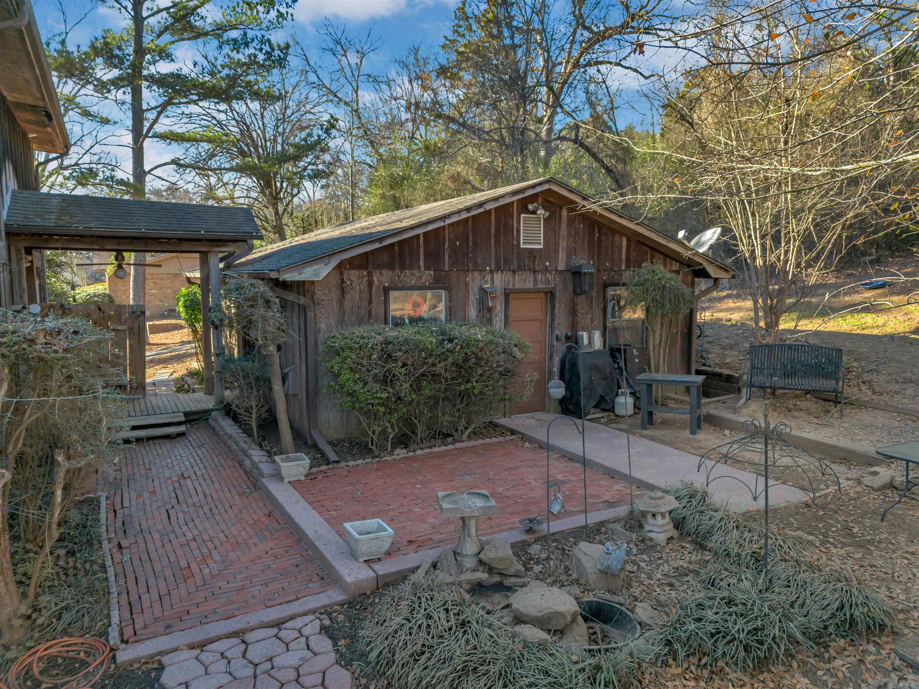 9 W Winthrop  Morrilton, AR