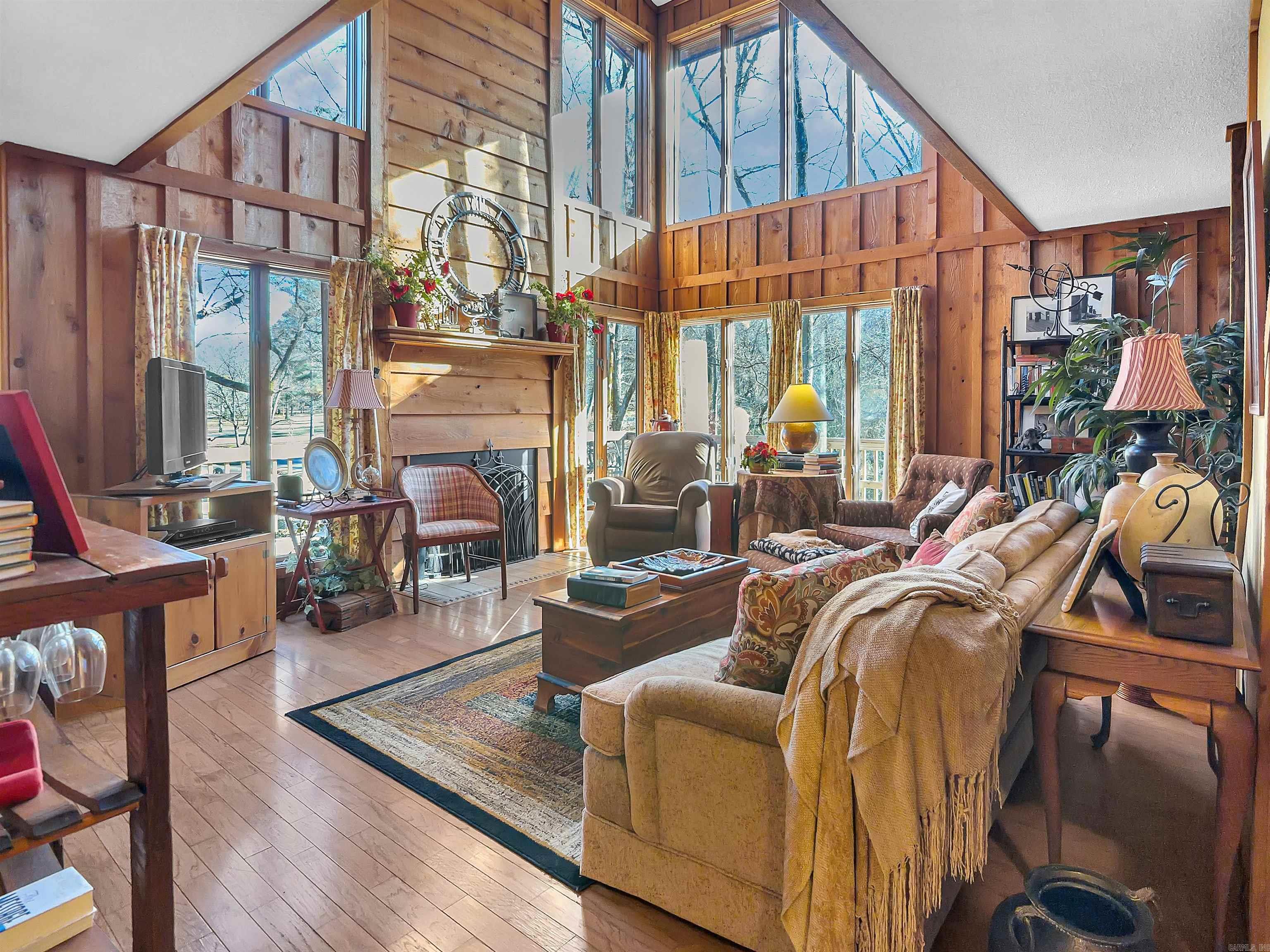 9 W Winthrop  Morrilton, AR