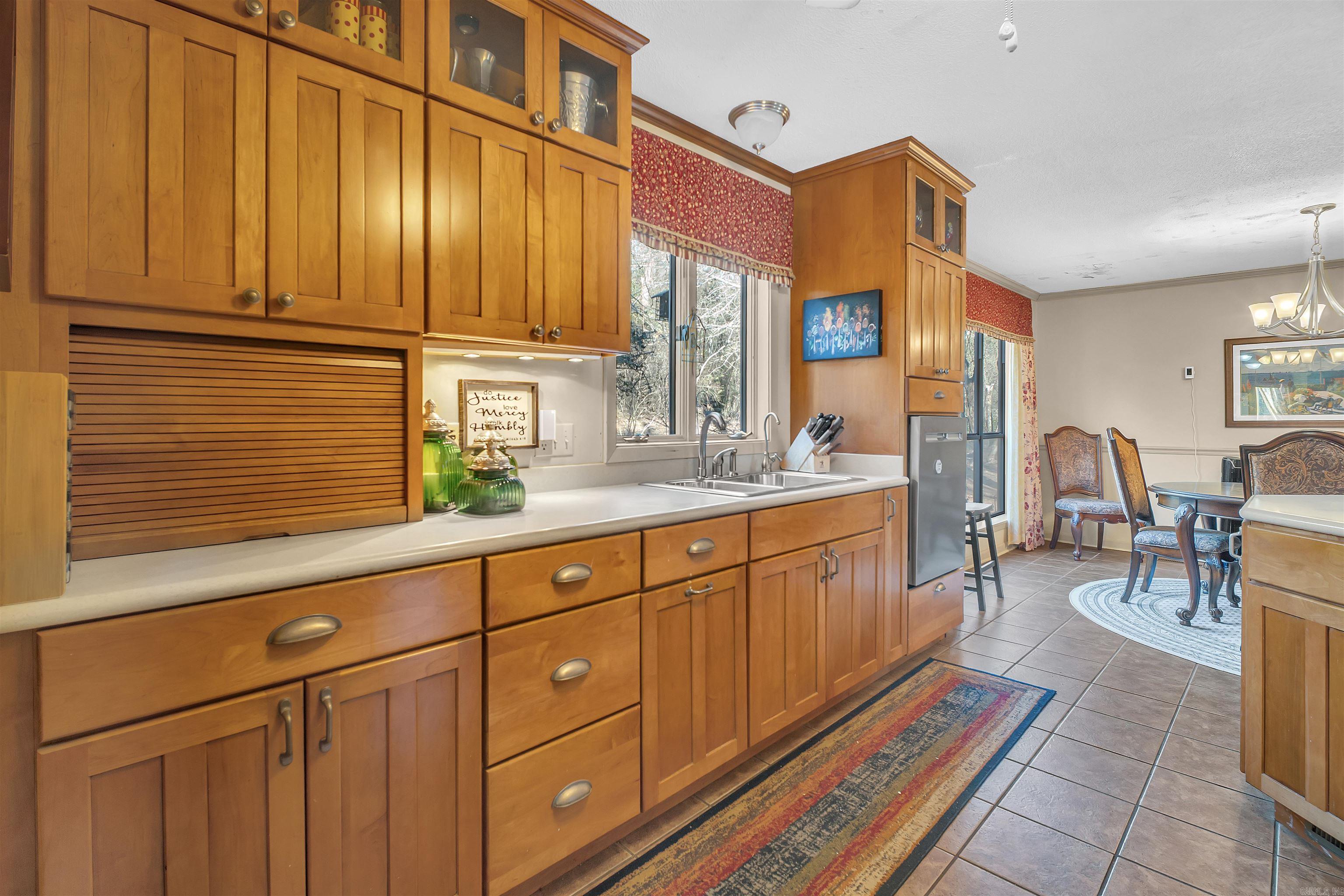 9 W Winthrop  Morrilton, AR