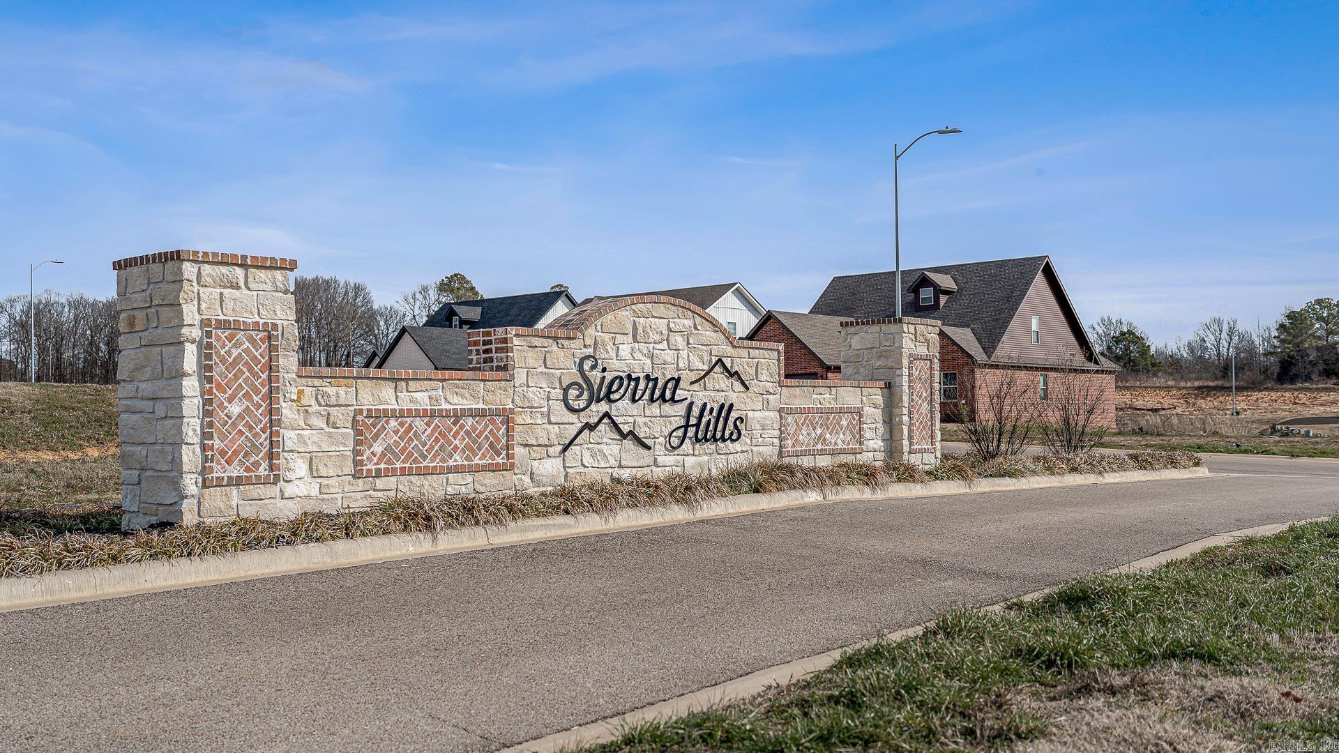 28 LOTS SIERRA HILLS SUBDVISION MULTIPLE LOTS PH 1 SIERRA HILLS SUB Paragould, AR