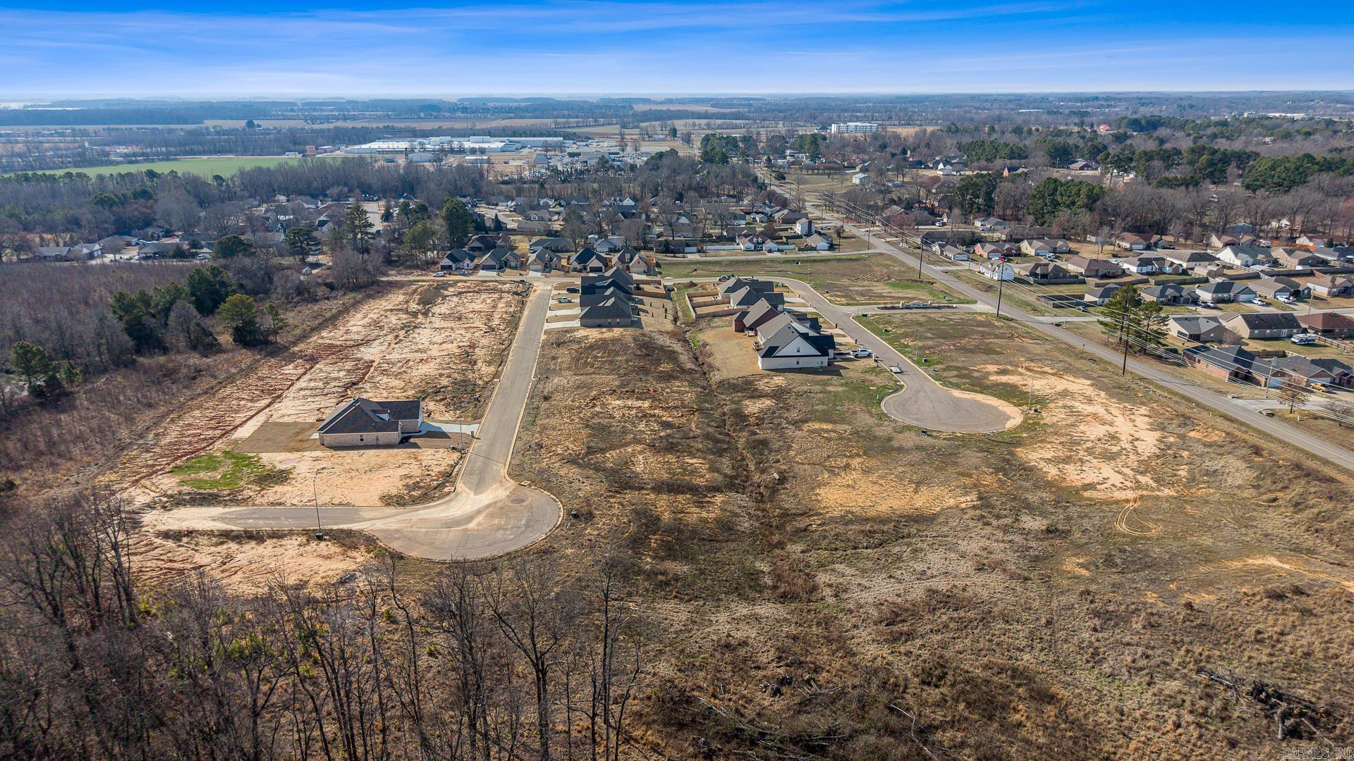 28 LOTS SIERRA HILLS SUBDVISION MULTIPLE LOTS PH 1 SIERRA HILLS SUB Paragould, AR