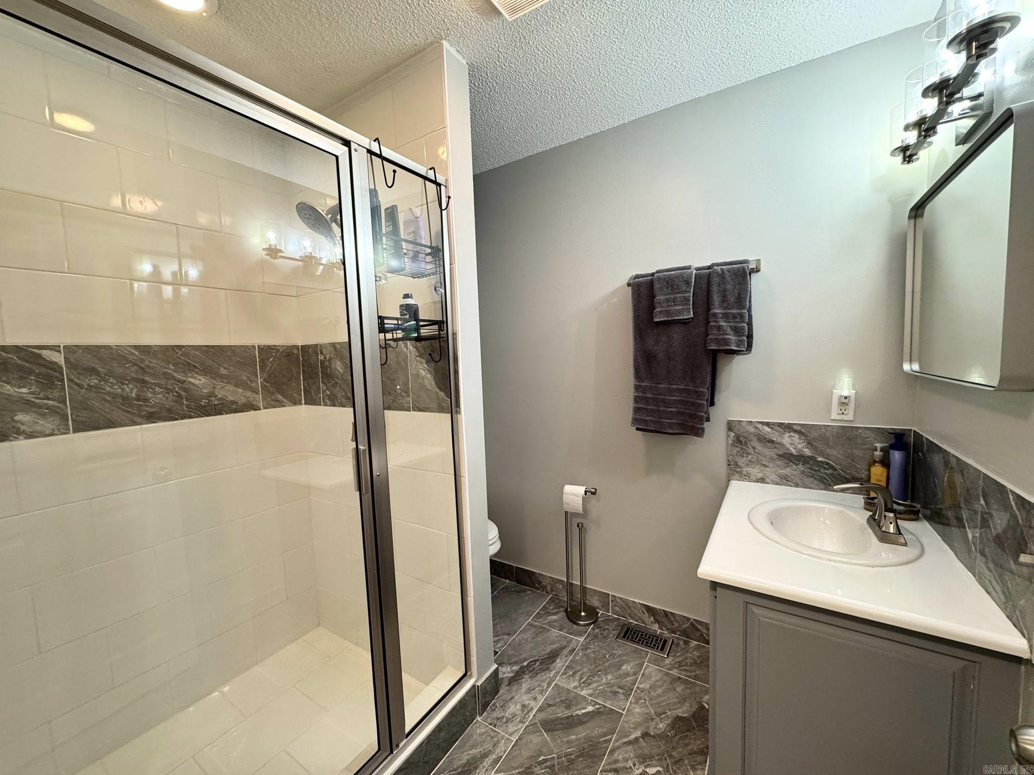 625 N Ridgeview  Mountain View, AR