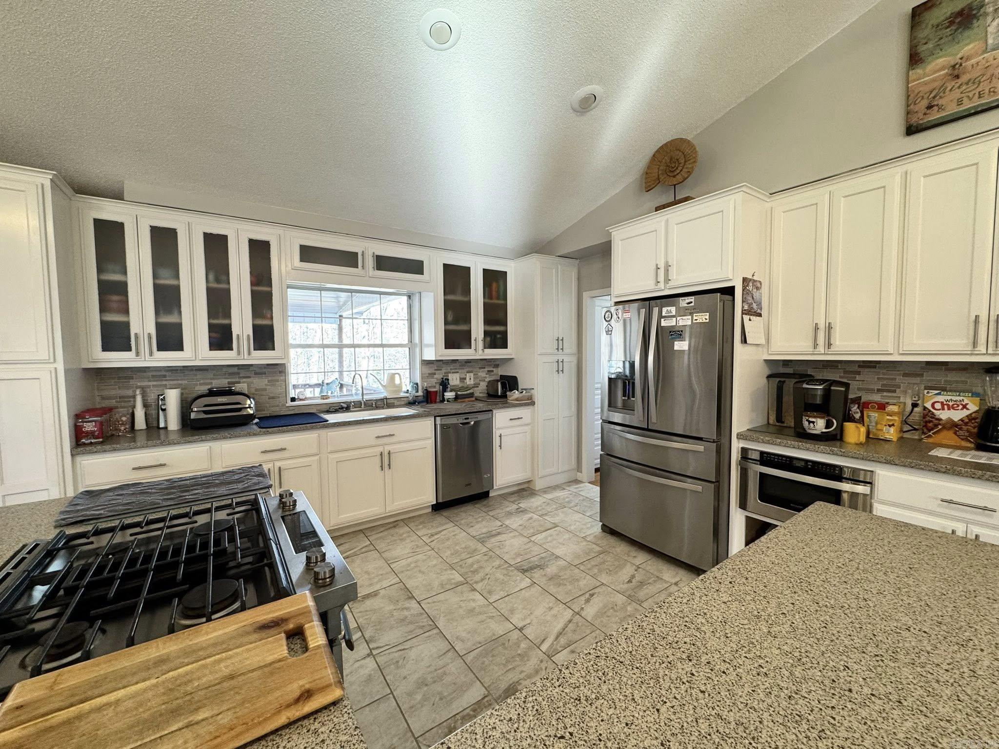 625 N Ridgeview  Mountain View, AR