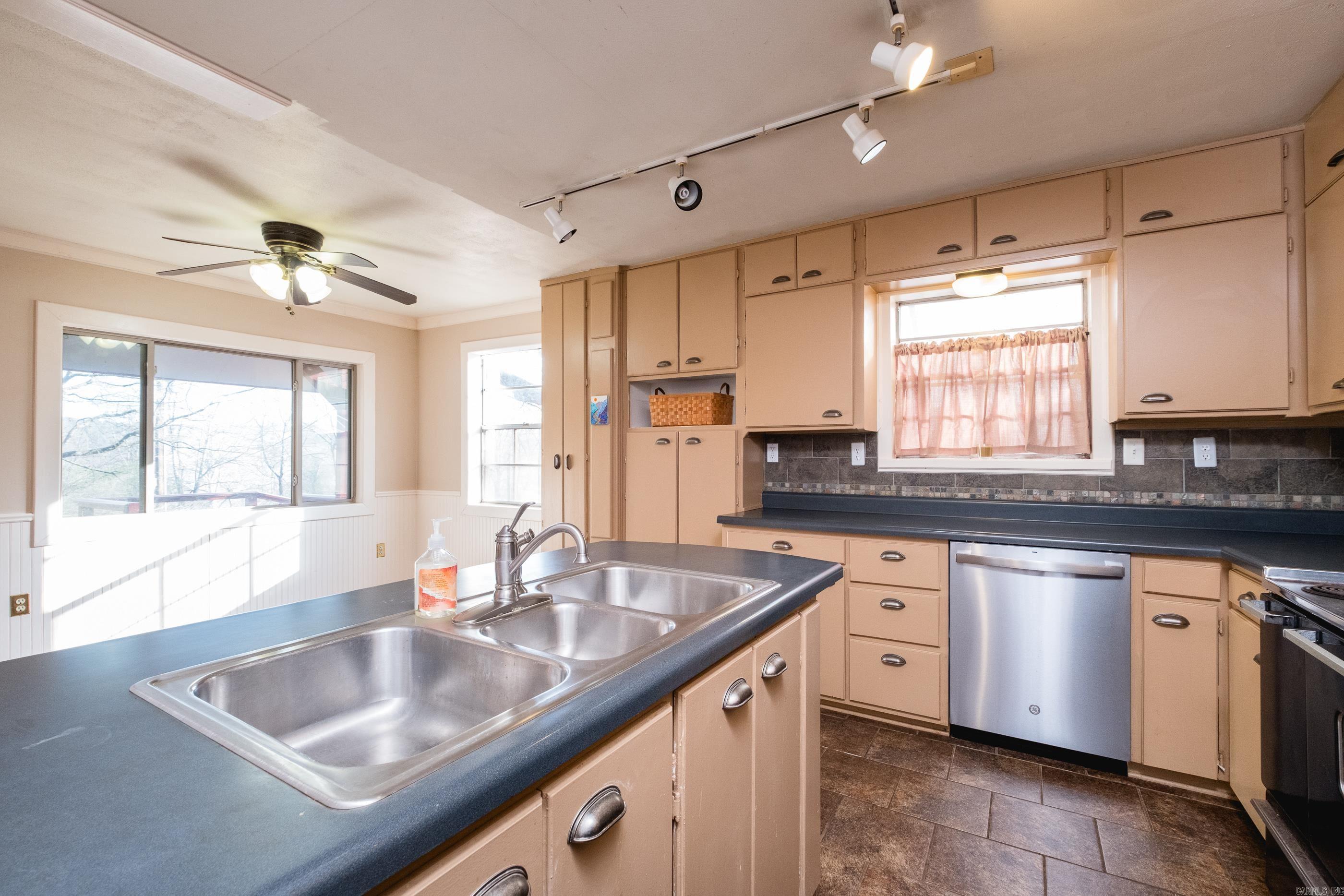 4410 Garrison  Little Rock, AR