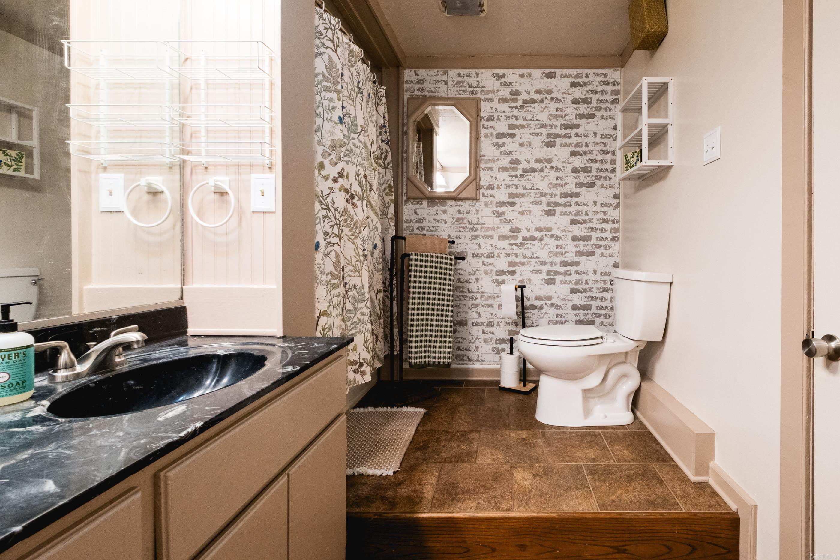 4410 Garrison  Little Rock, AR