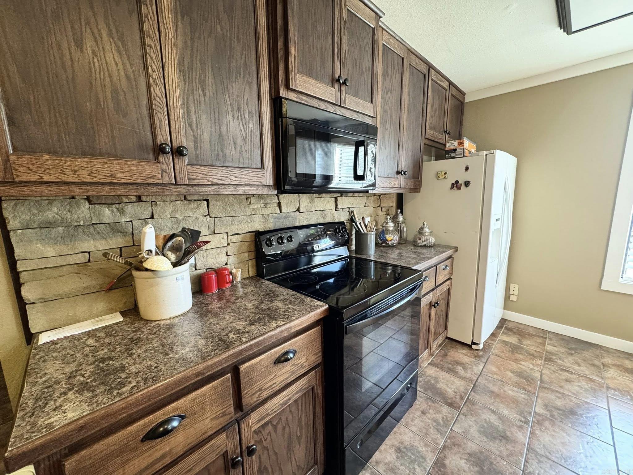 7099 S Hwy 9  Mountain View, AR