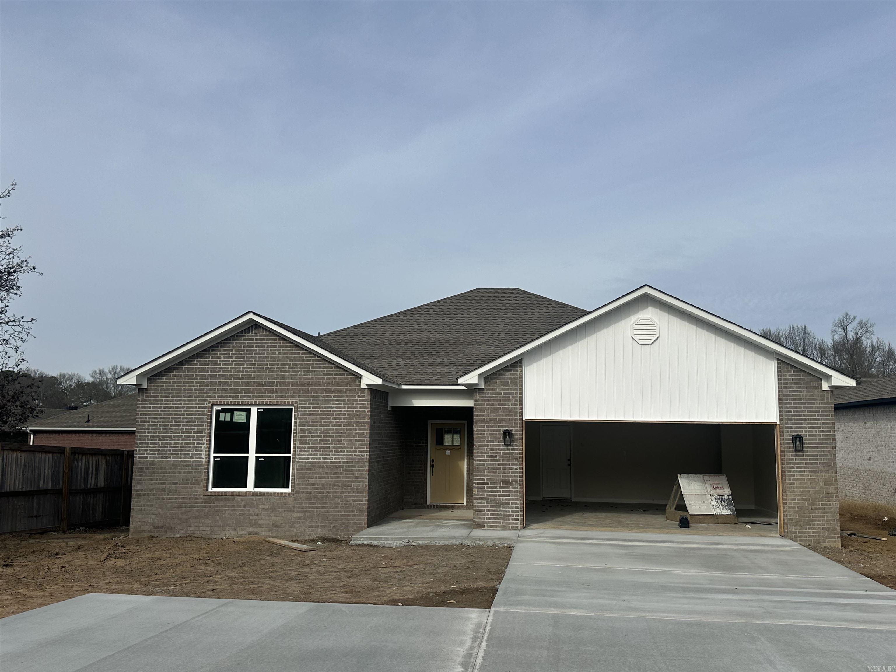 914 W Dell Vista  Cabot, AR