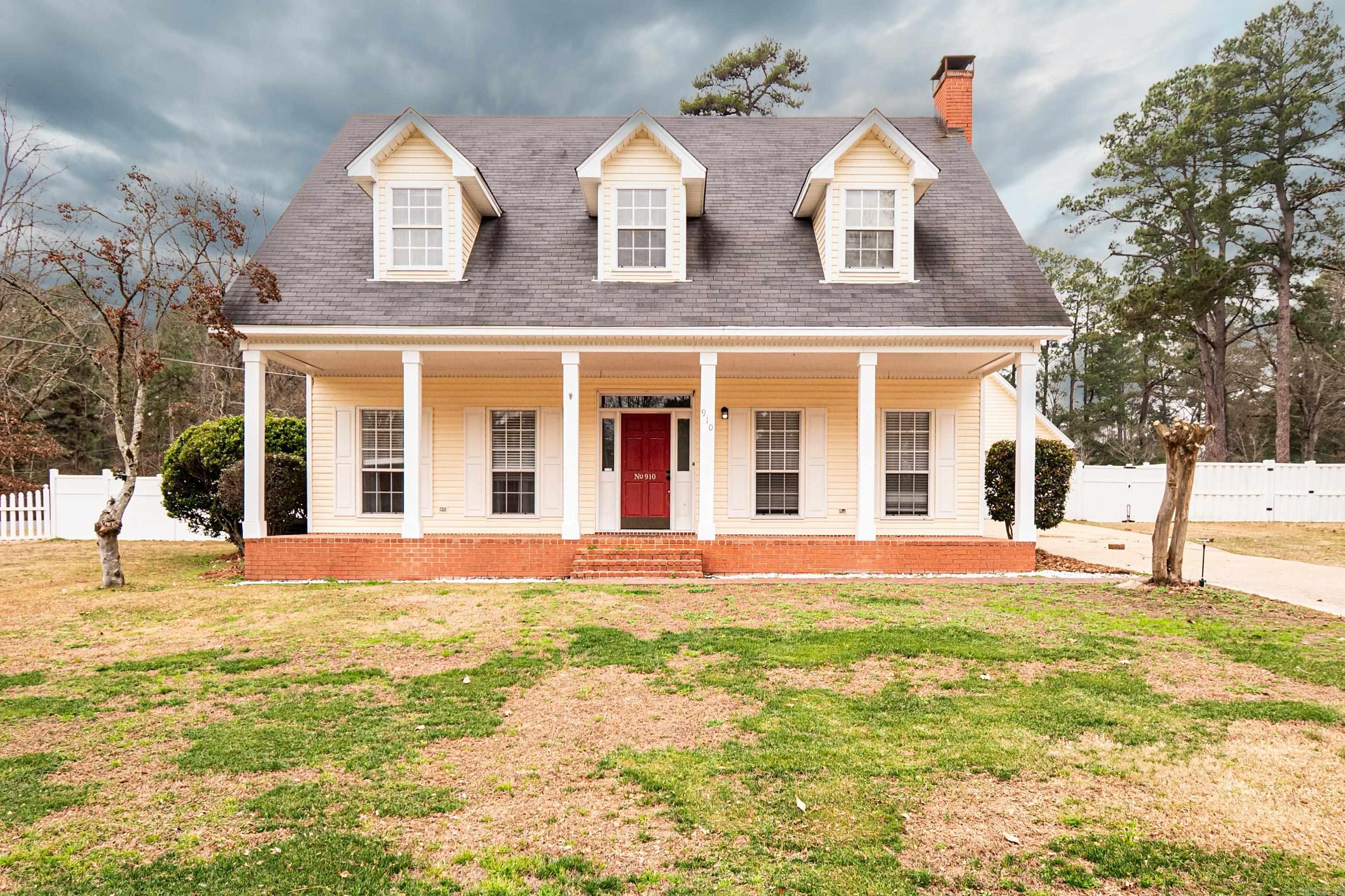 910 Memory Lane Camden, AR 71701