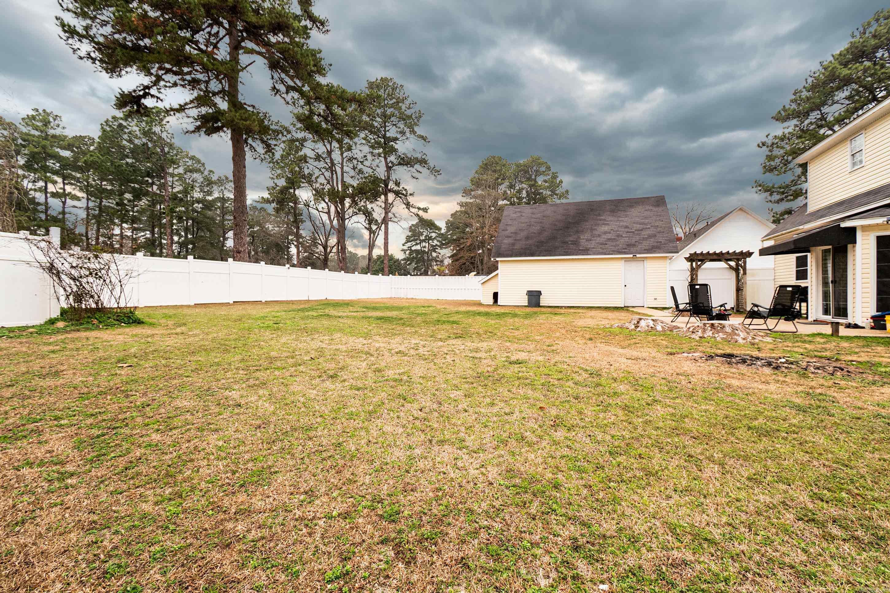 910 Memory Lane Camden, AR 71701