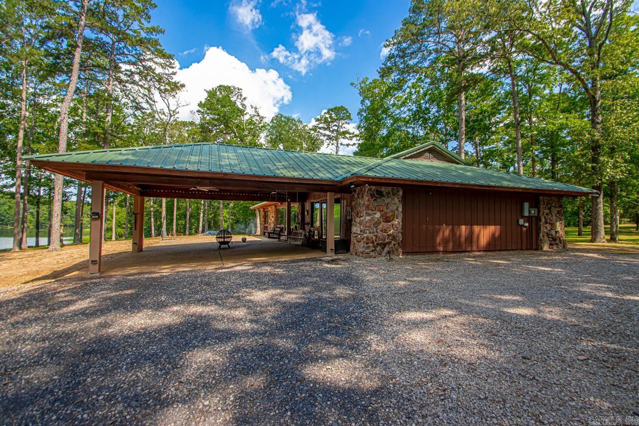 10 Henry  Perryville, AR