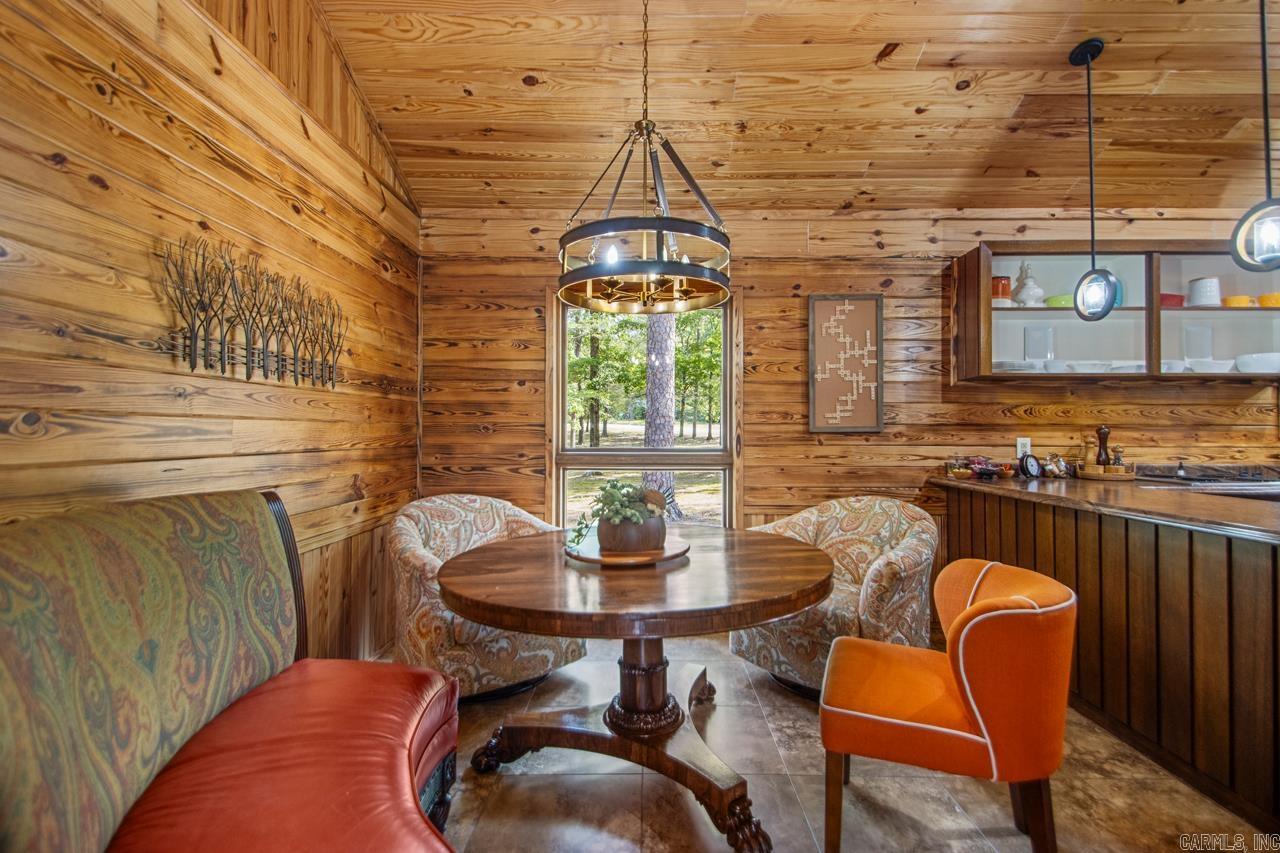 10 Henry  Perryville, AR