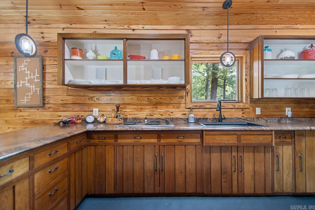 10 Henry  Perryville, AR