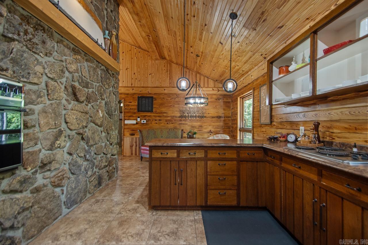 10 Henry  Perryville, AR