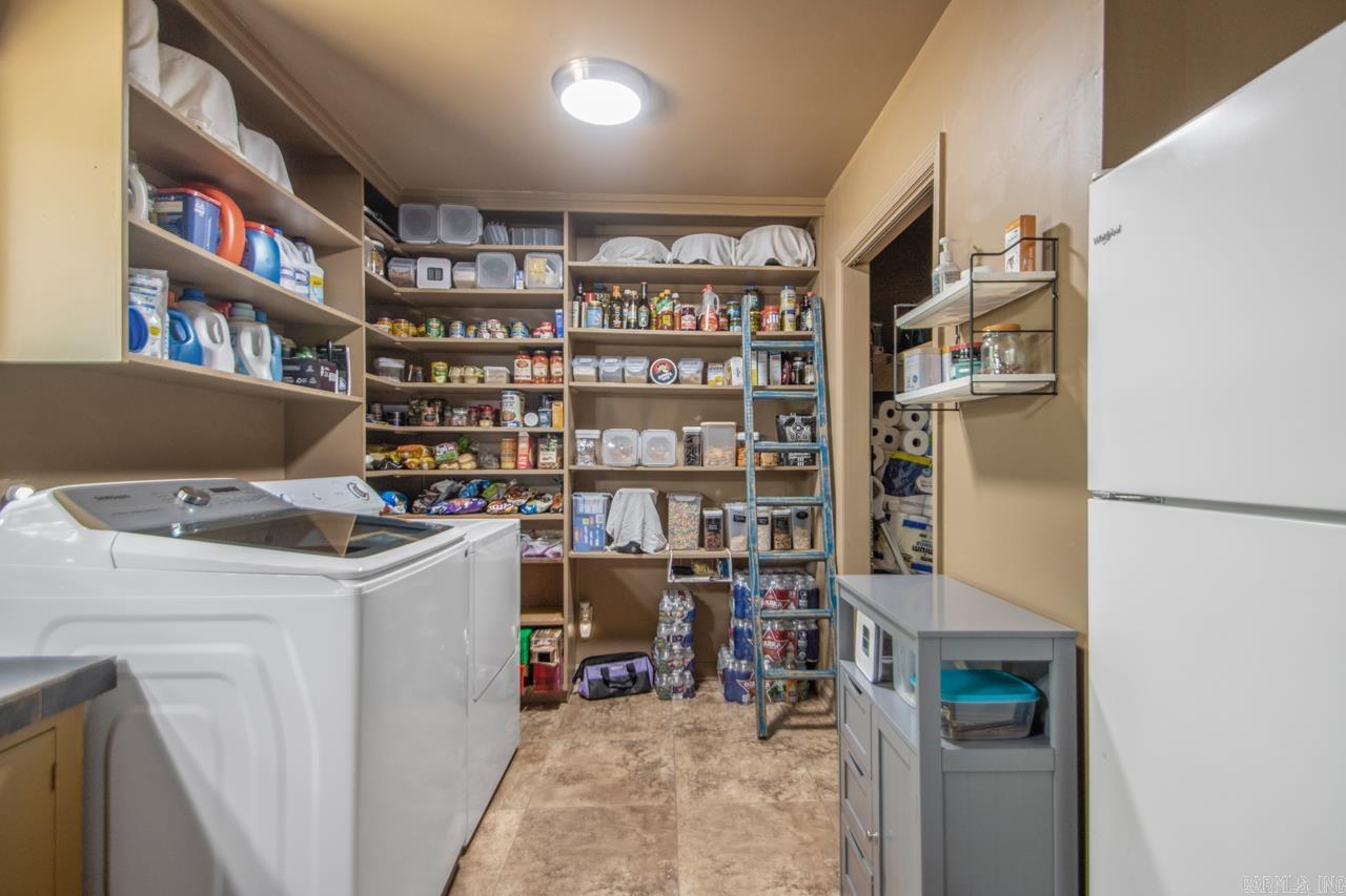 10 Henry  Perryville, AR